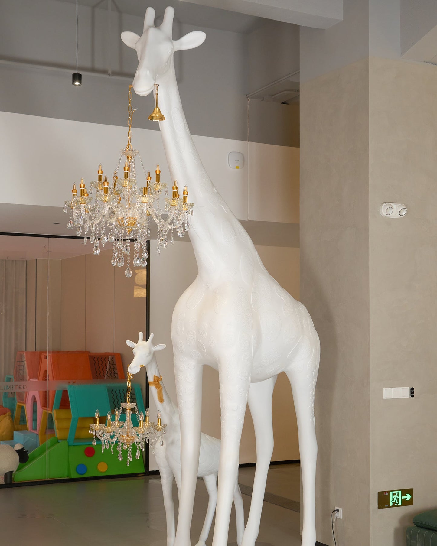 Giraffe Sculpture Floor Lamp with Crystal Chandelier Light