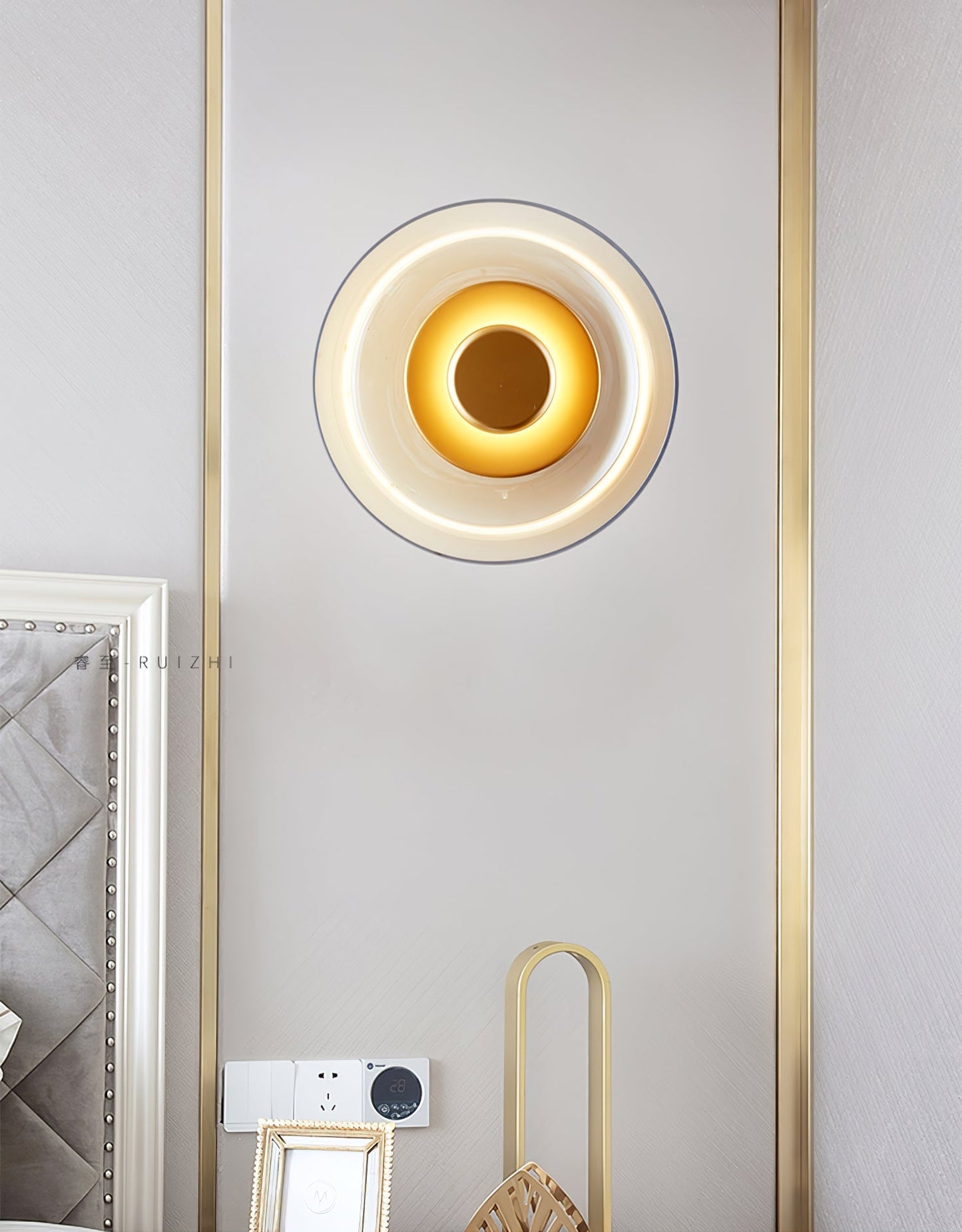 Glimmera Wall Light - Integrated LED Brass Ambient Fixture