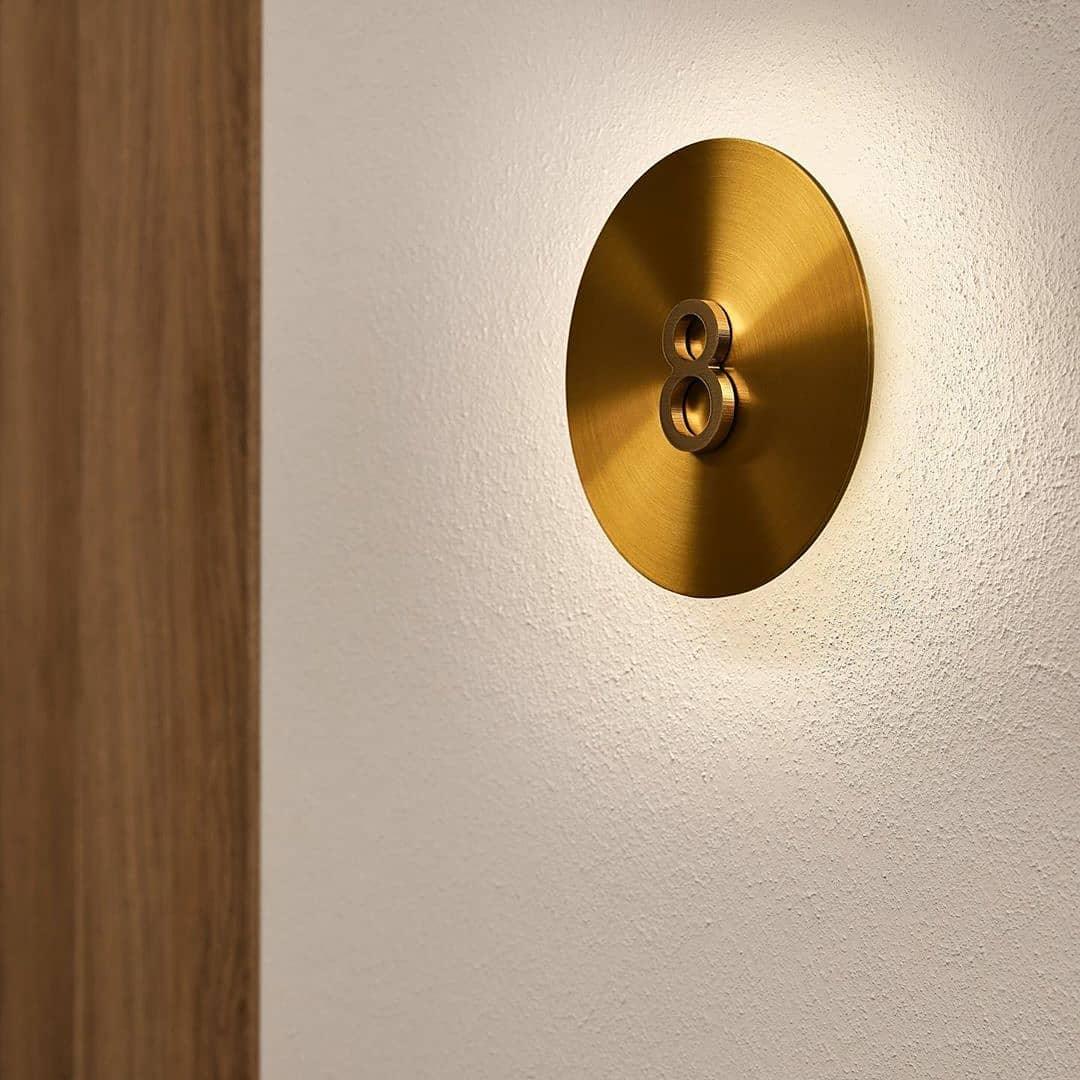 Gossa Wall Lamp - LED Indoor Light Fixture, Brass & White