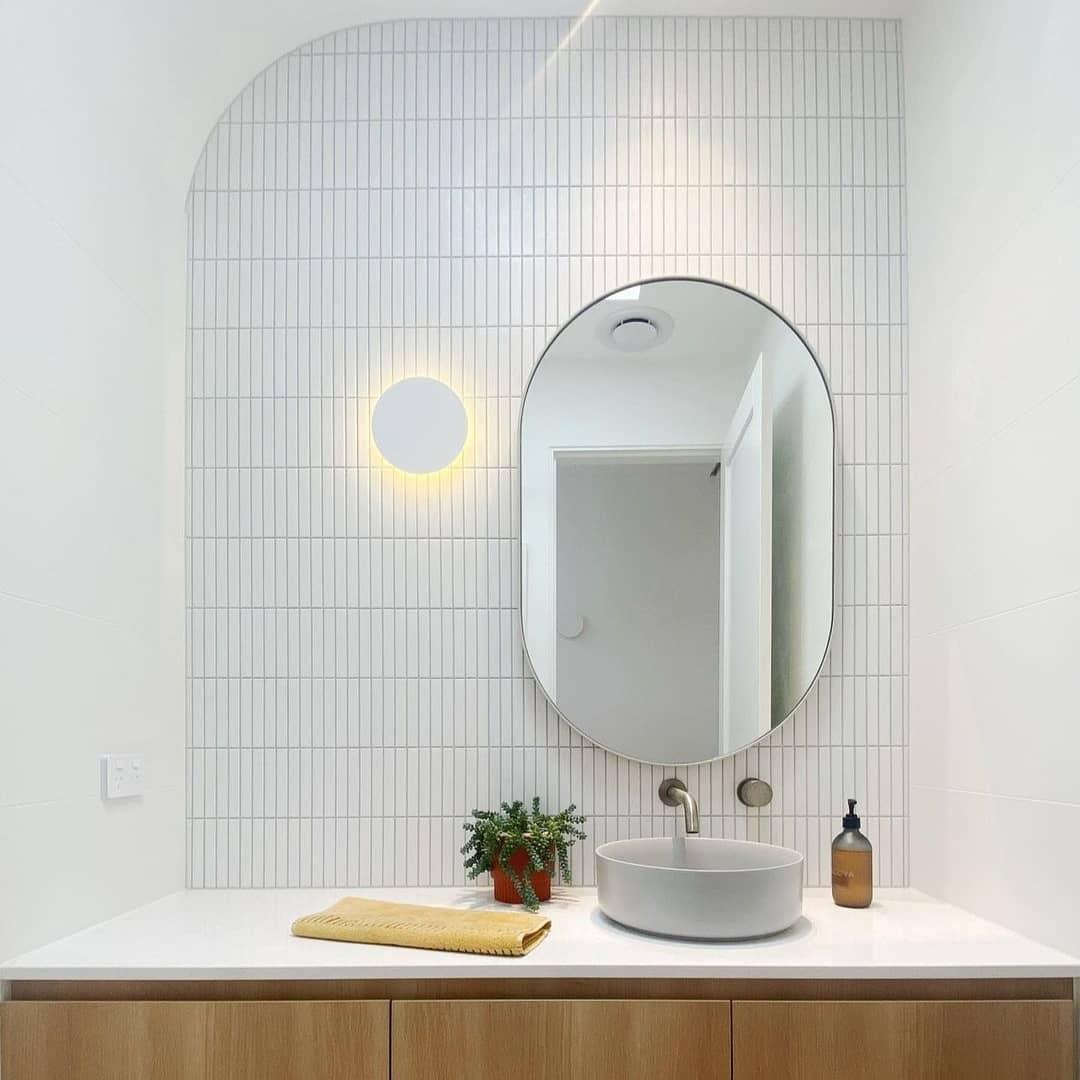 Gossa Wall Lamp - LED Indoor Light Fixture, Brass & White