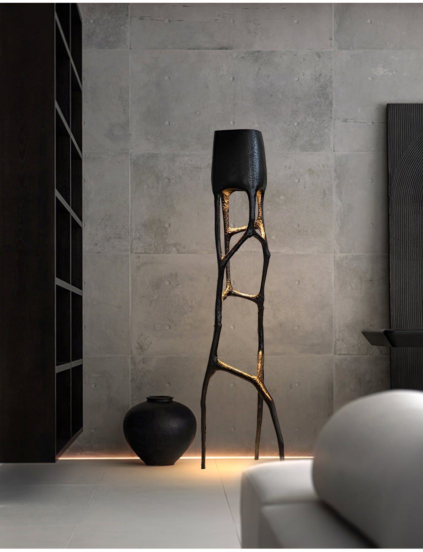 Gothic Sculpture Floor Lamp with LED Light - Black Design