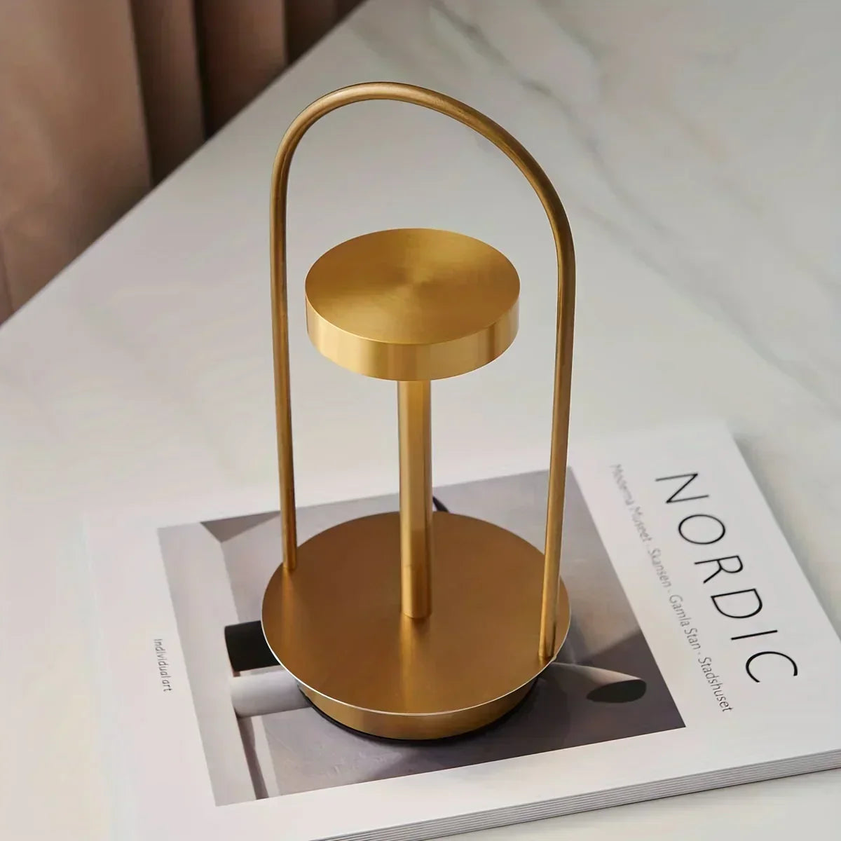 Opladdningsbar LumiLight Table Lamp - Elegant Portable LED Light