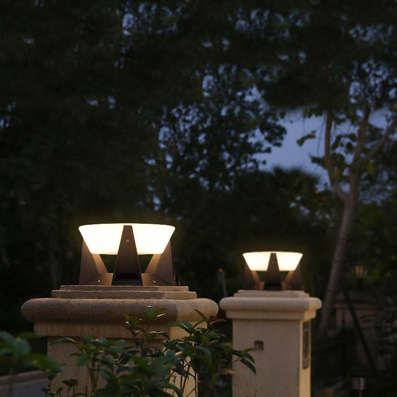 LandingLight™ | Luxurious Solar-Powered Outdoor Lamp IP65