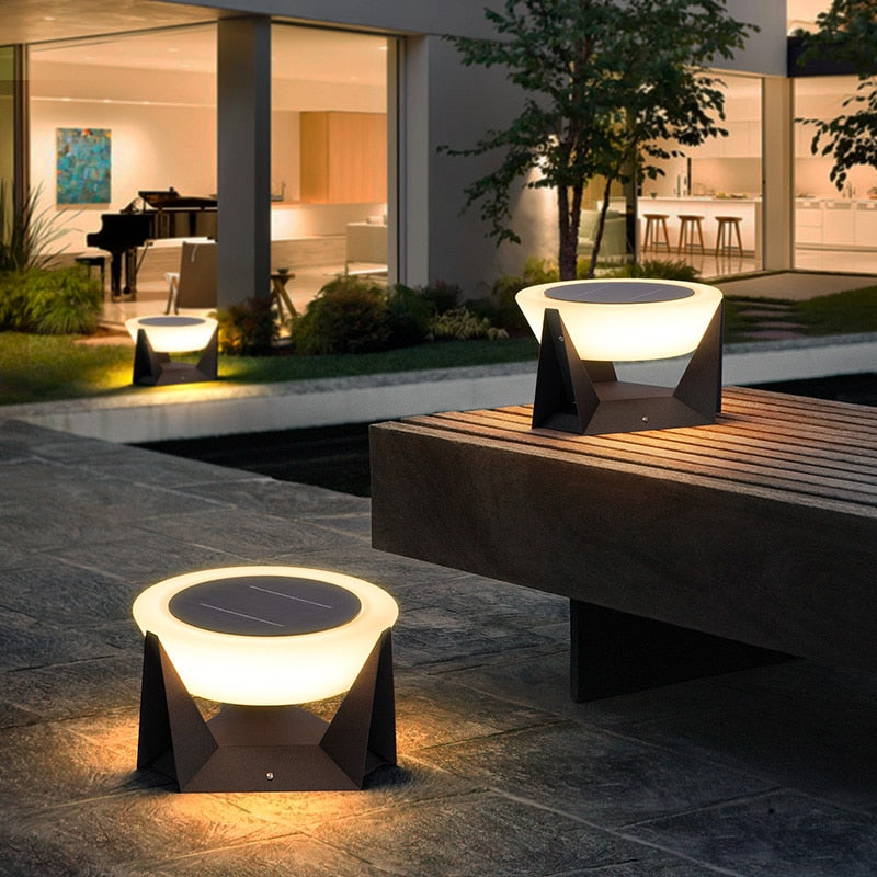 LandingLight™ | Luxurious Solar-Powered Outdoor Lamp IP65