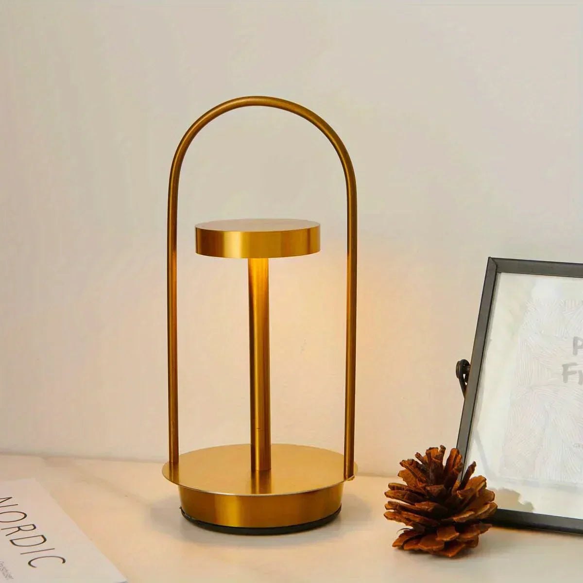 Opladdningsbar LumiLight Table Lamp - Elegant Portable LED Light