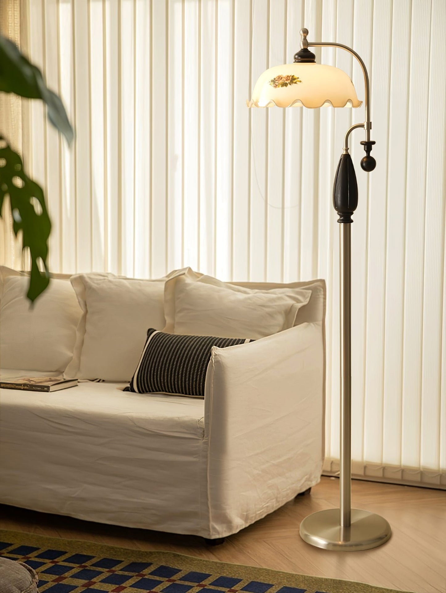 Heritage Bloom Floor Lamp with LED Shade - Vintage Design