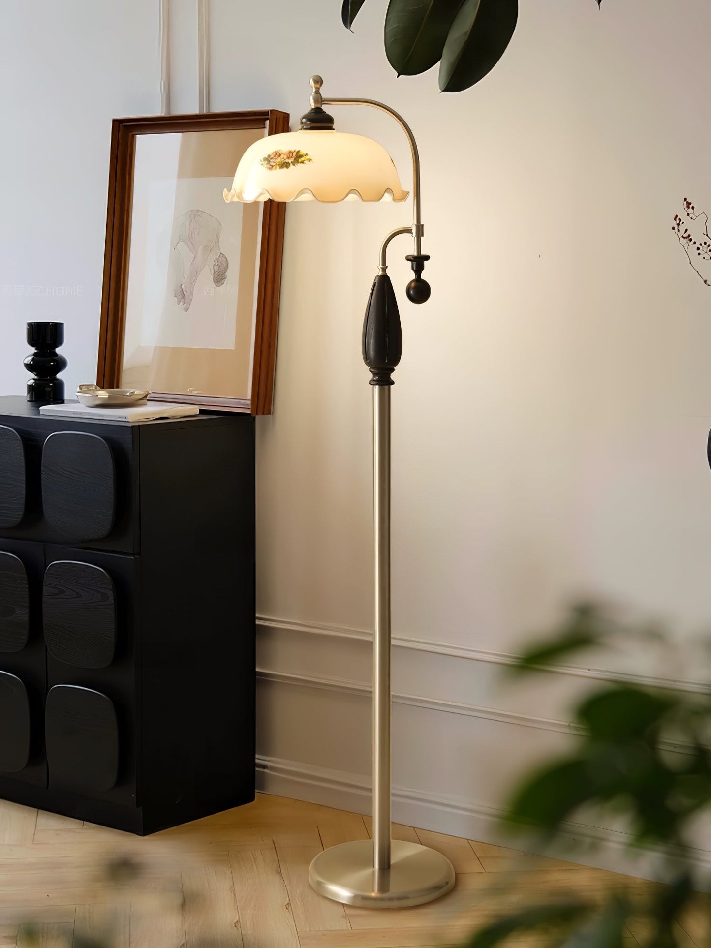 Heritage Bloom Floor Lamp with LED Shade - Vintage Design