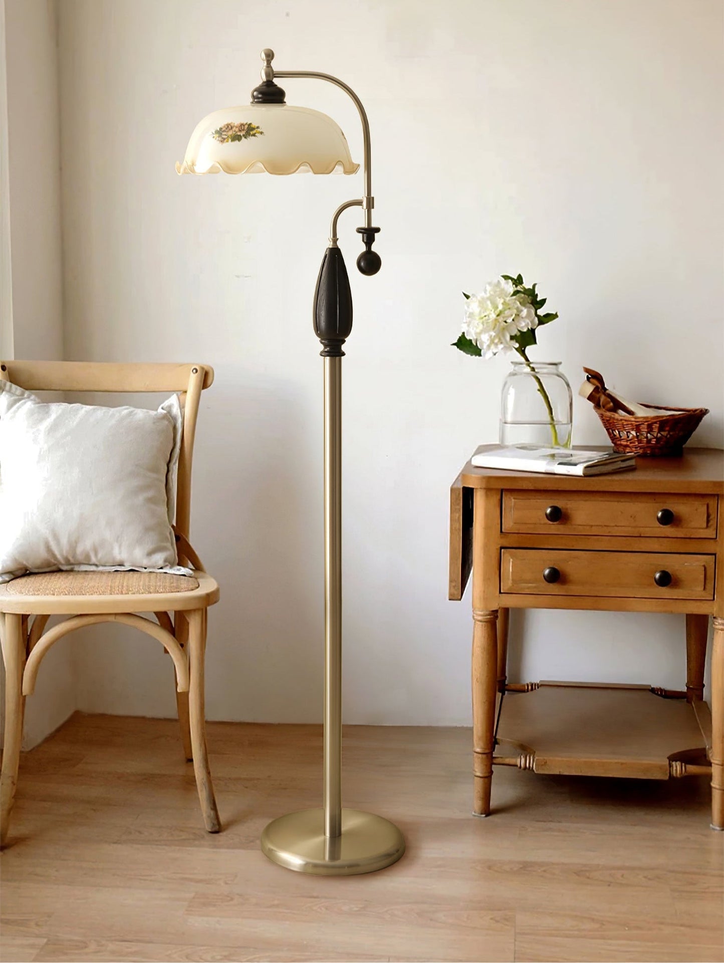 Heritage Bloom Floor Lamp with LED Shade - Vintage Design