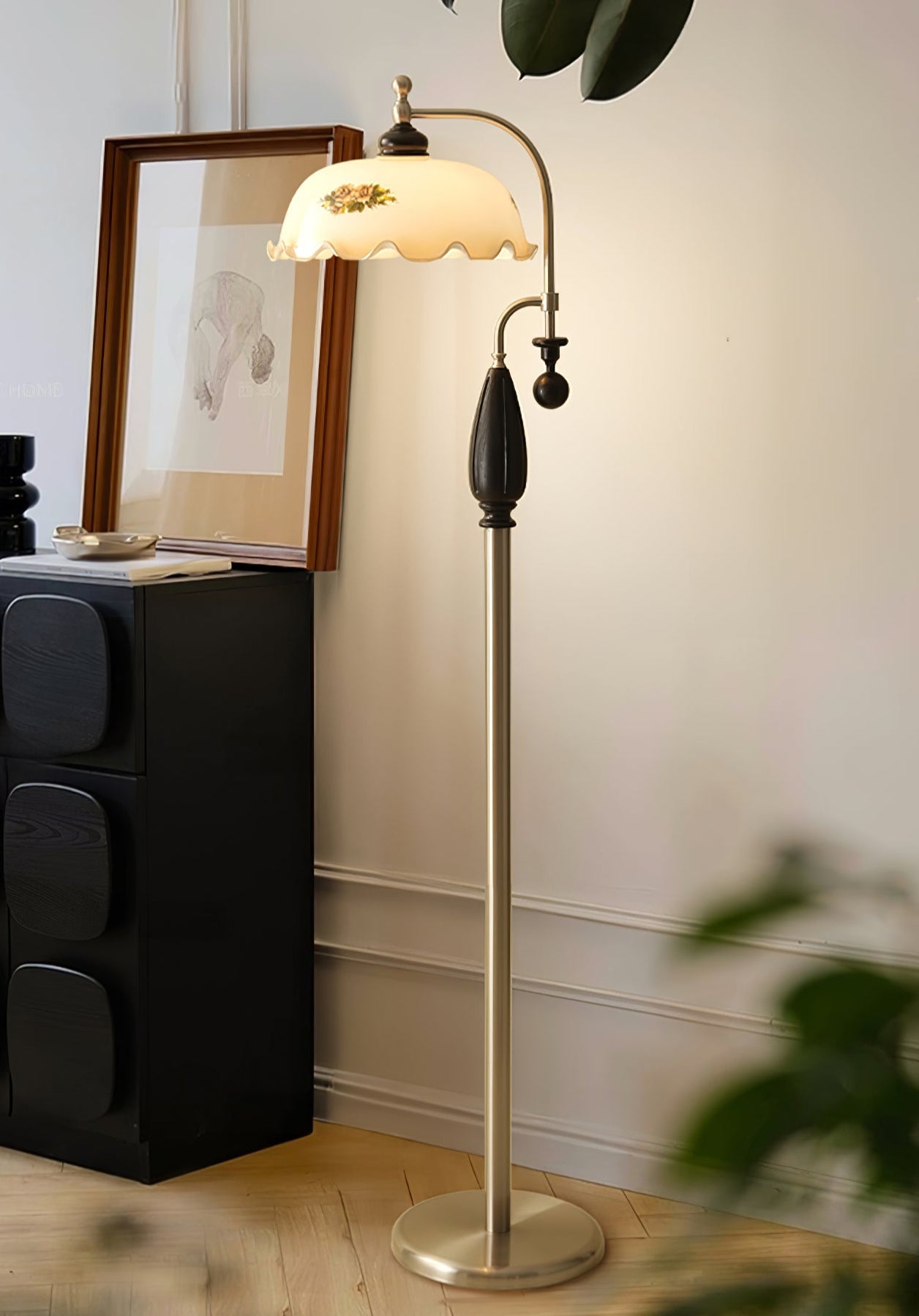 Heritage Bloom Floor Lamp with LED Shade - Vintage Design