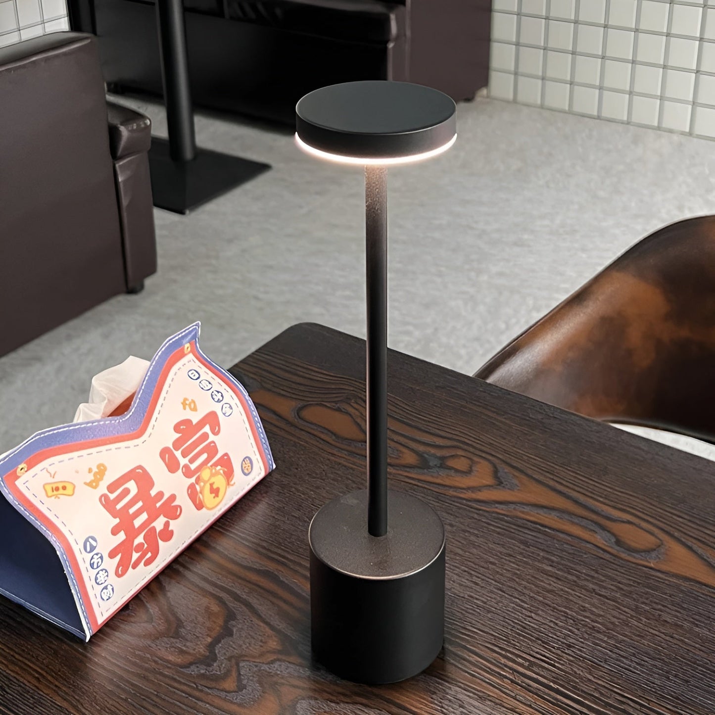 Retro-Inspired LED Table Lamp with Wireless USB Charging