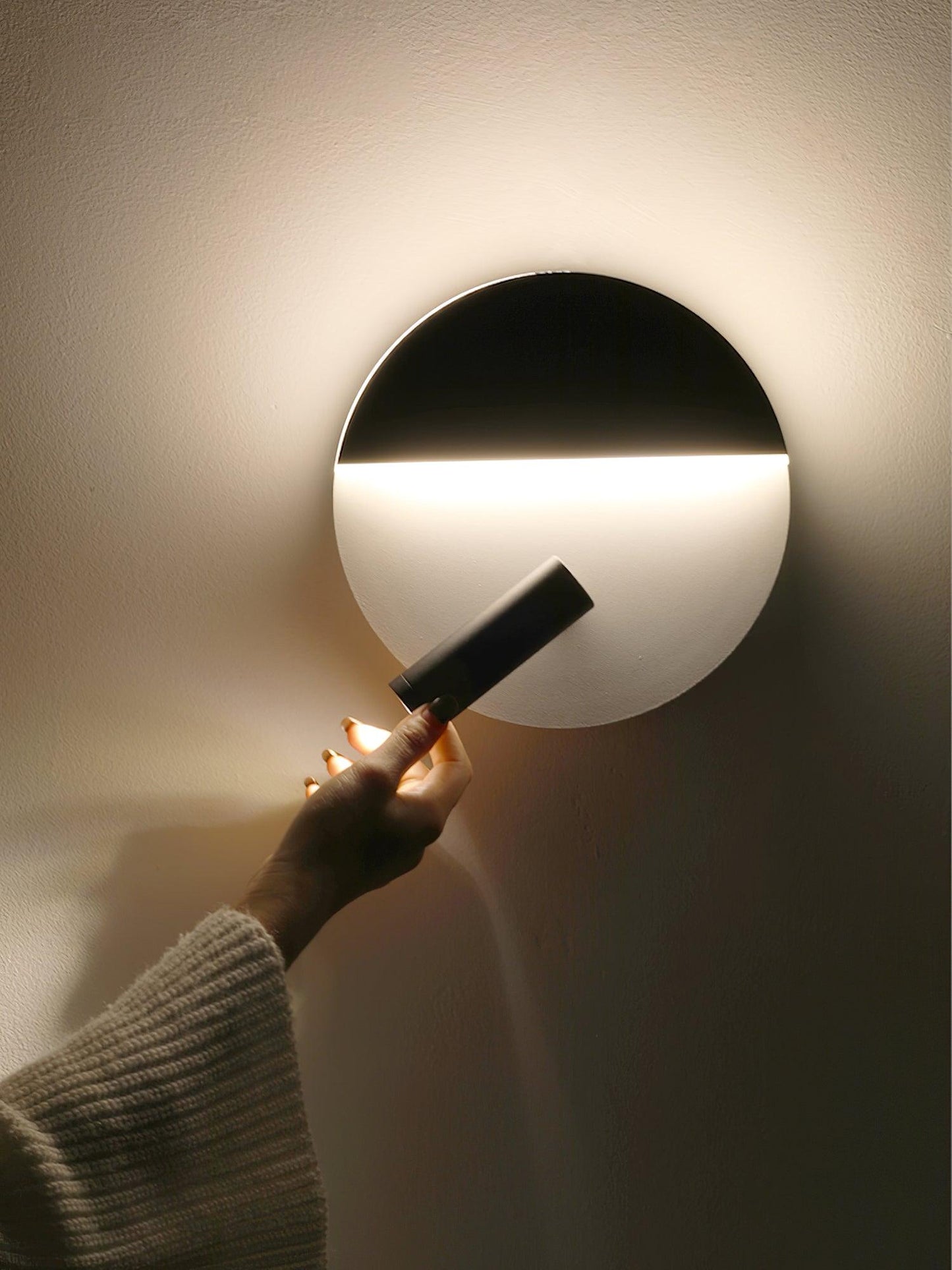 Kneeland Rotatable Wall Lamp with Integrated LED Light