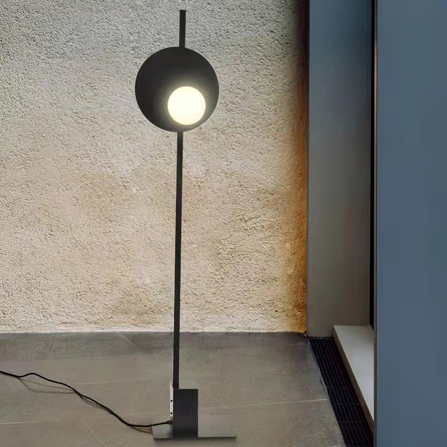 Kwic Floor Lamp with LED Light, Modern Design, Black