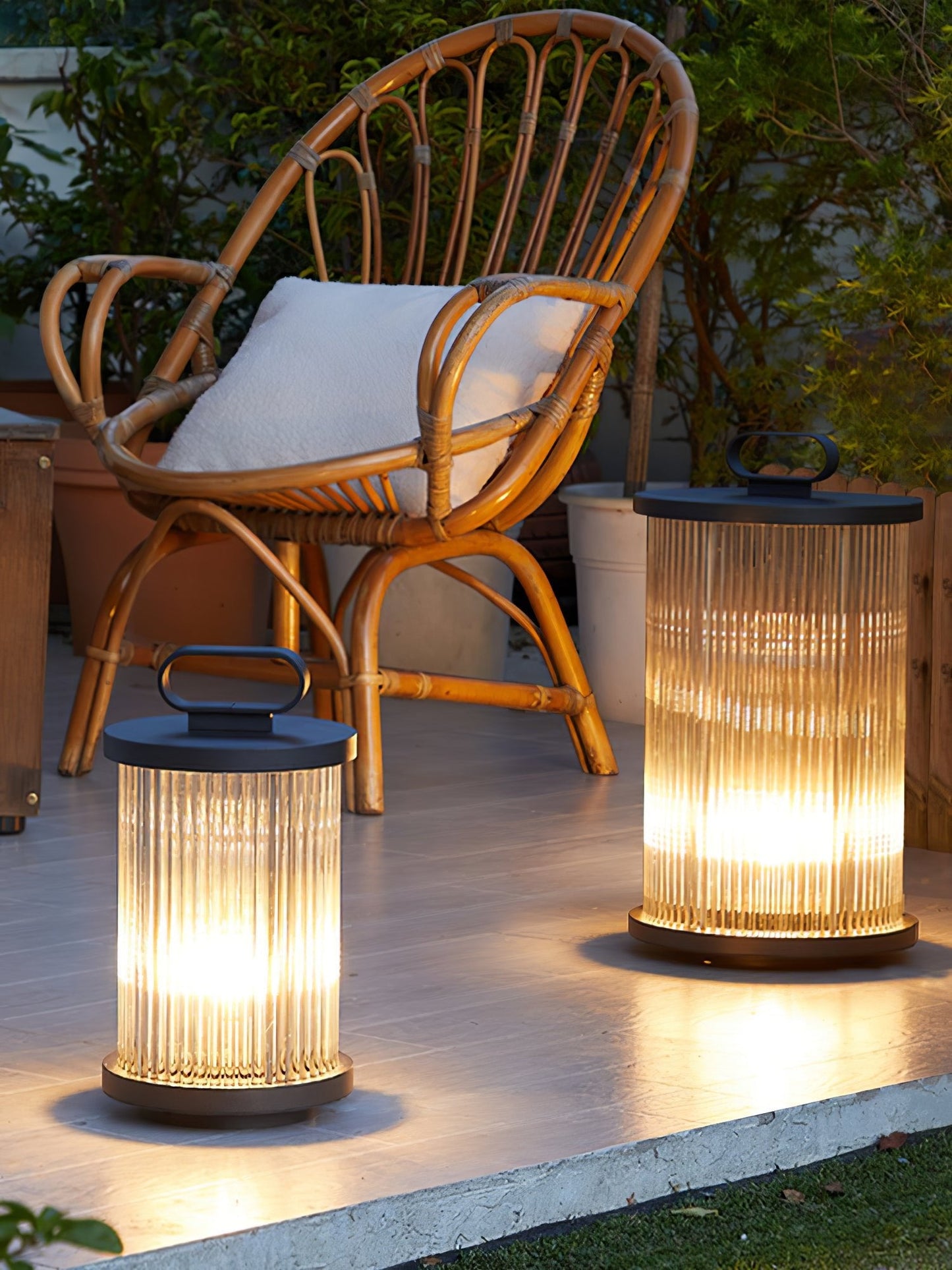 Lantern Garden Solar Outdoor Light with Remote Control