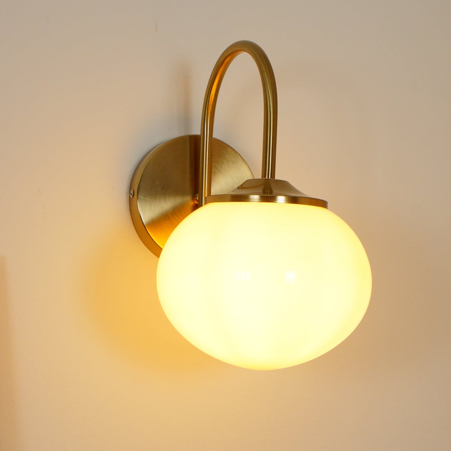 Marshmallow Wall Lamp with Pink Glass Shade and Gold Finish