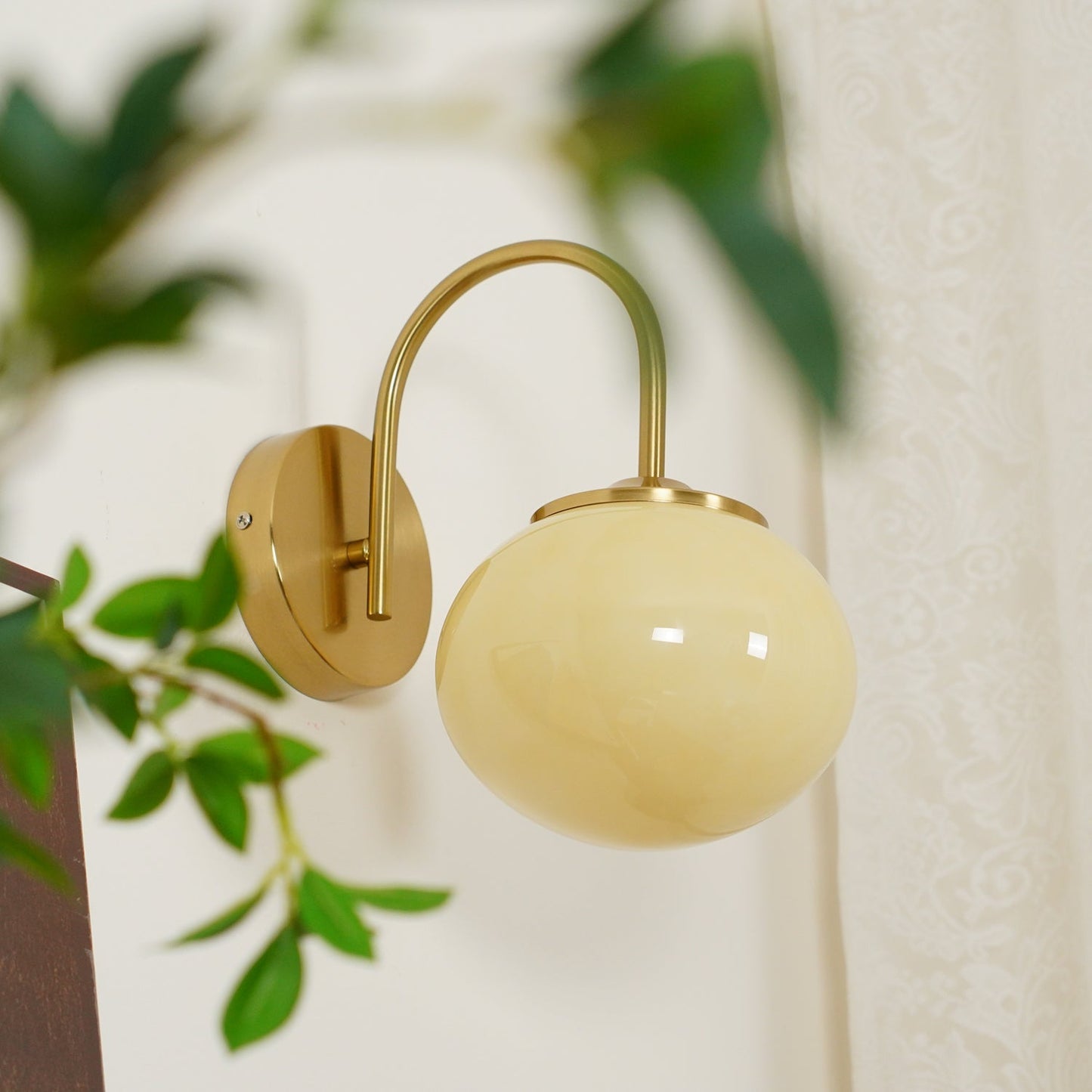 Marshmallow Wall Lamp with Pink Glass Shade and Gold Finish
