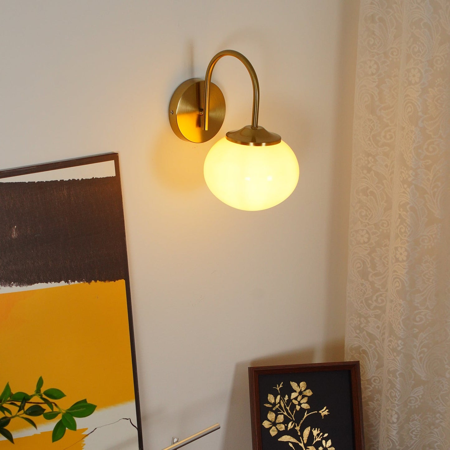 Marshmallow Wall Lamp with Pink Glass Shade and Gold Finish