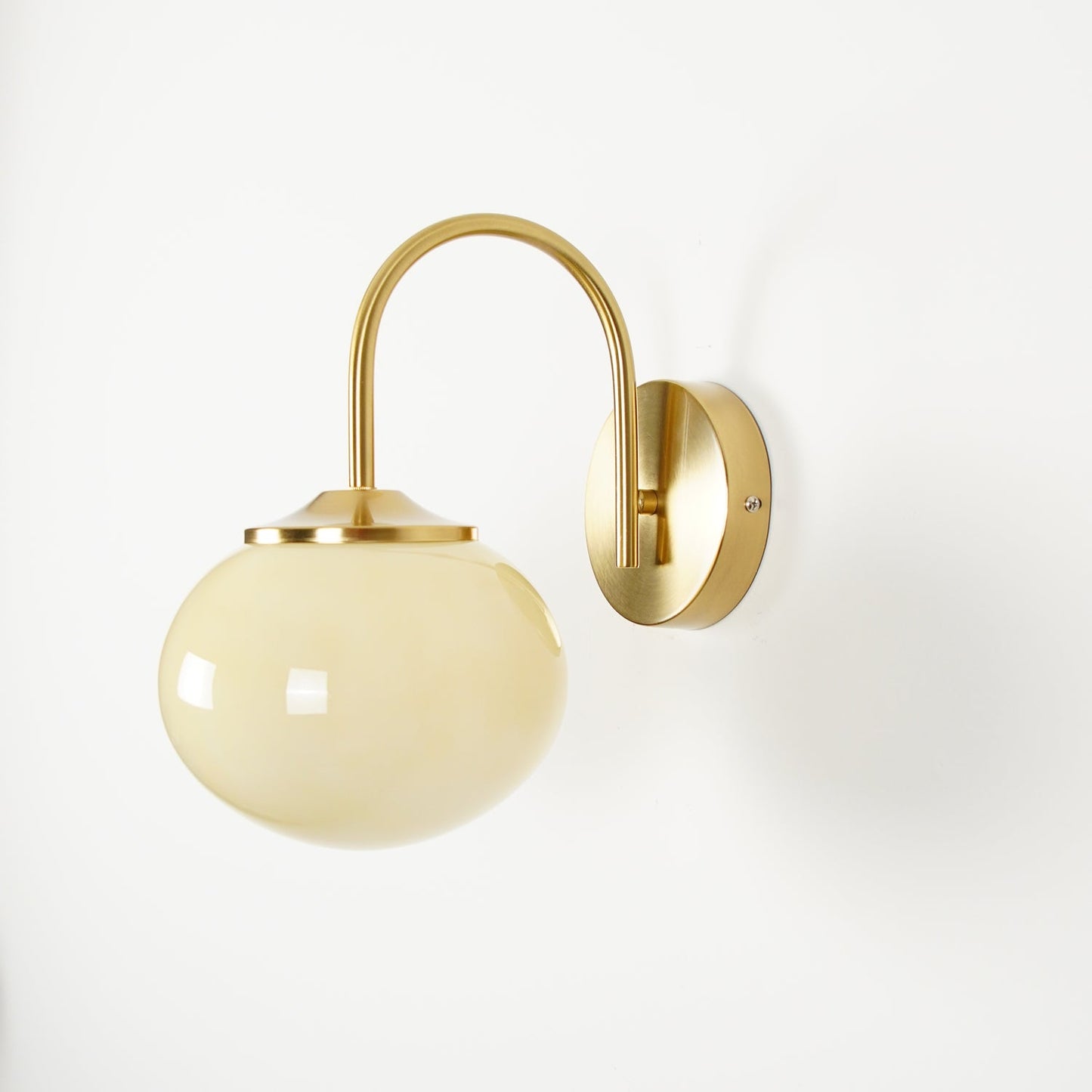 Marshmallow Wall Lamp with Pink Glass Shade and Gold Finish