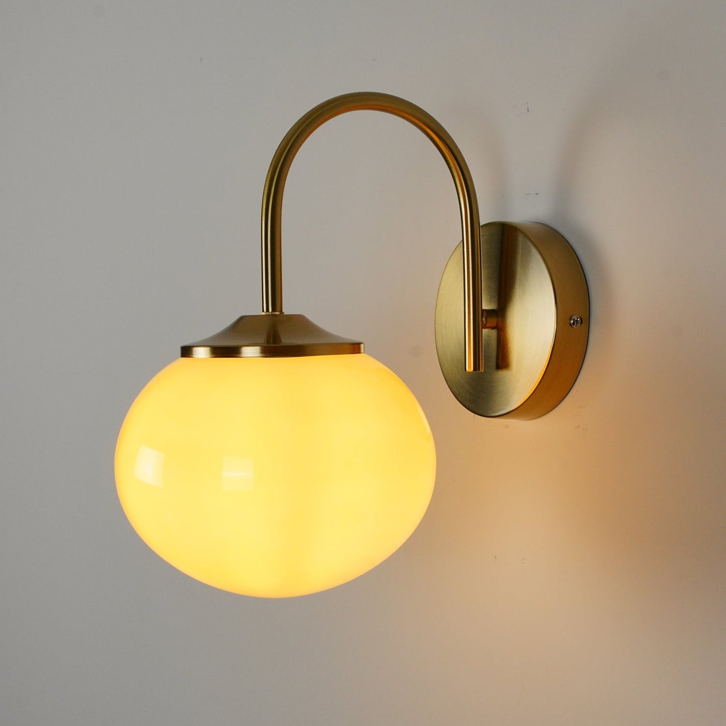 Marshmallow Wall Lamp with Pink Glass Shade and Gold Finish