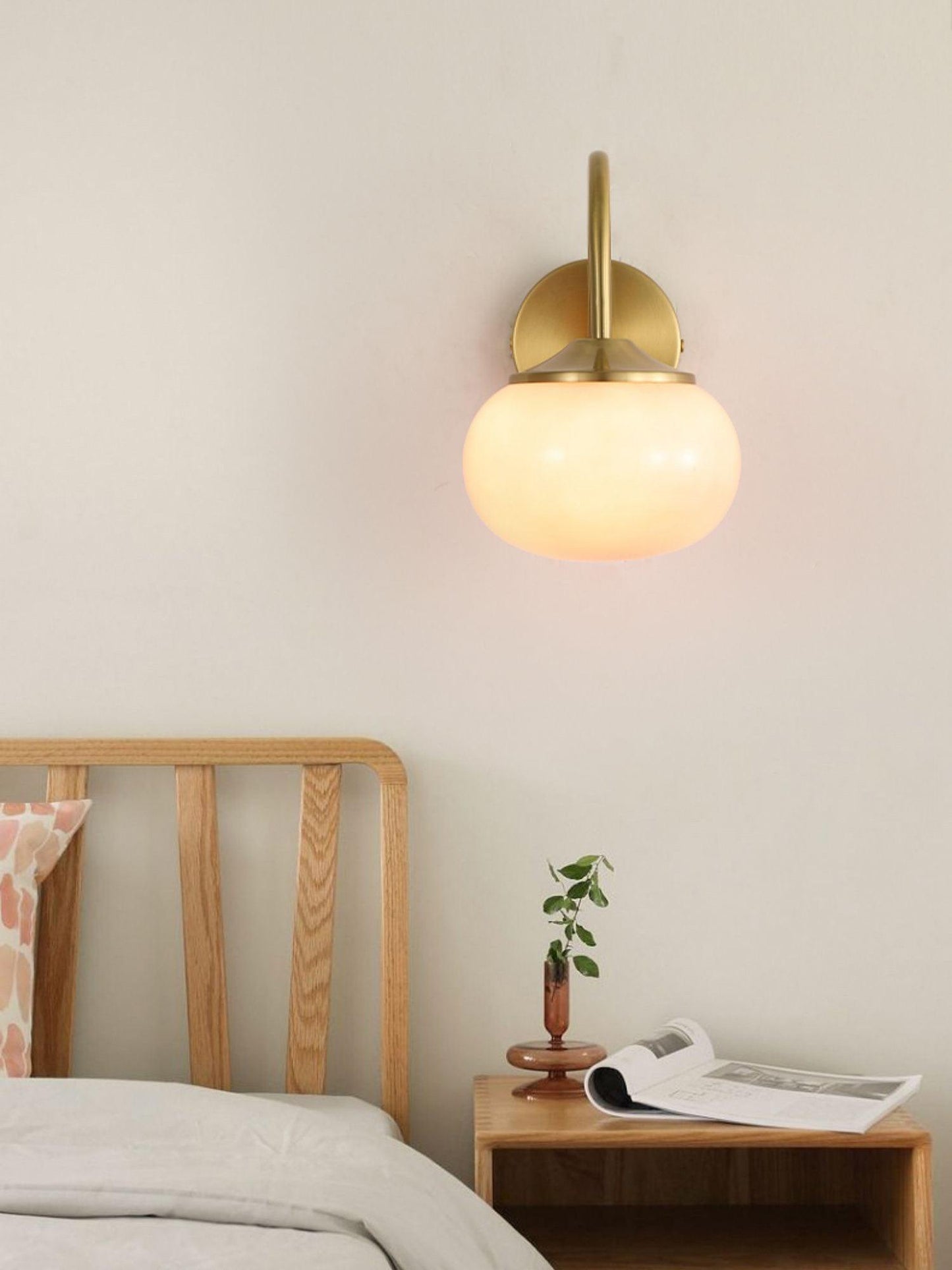 Marshmallow Wall Lamp with Pink Glass Shade and Gold Finish