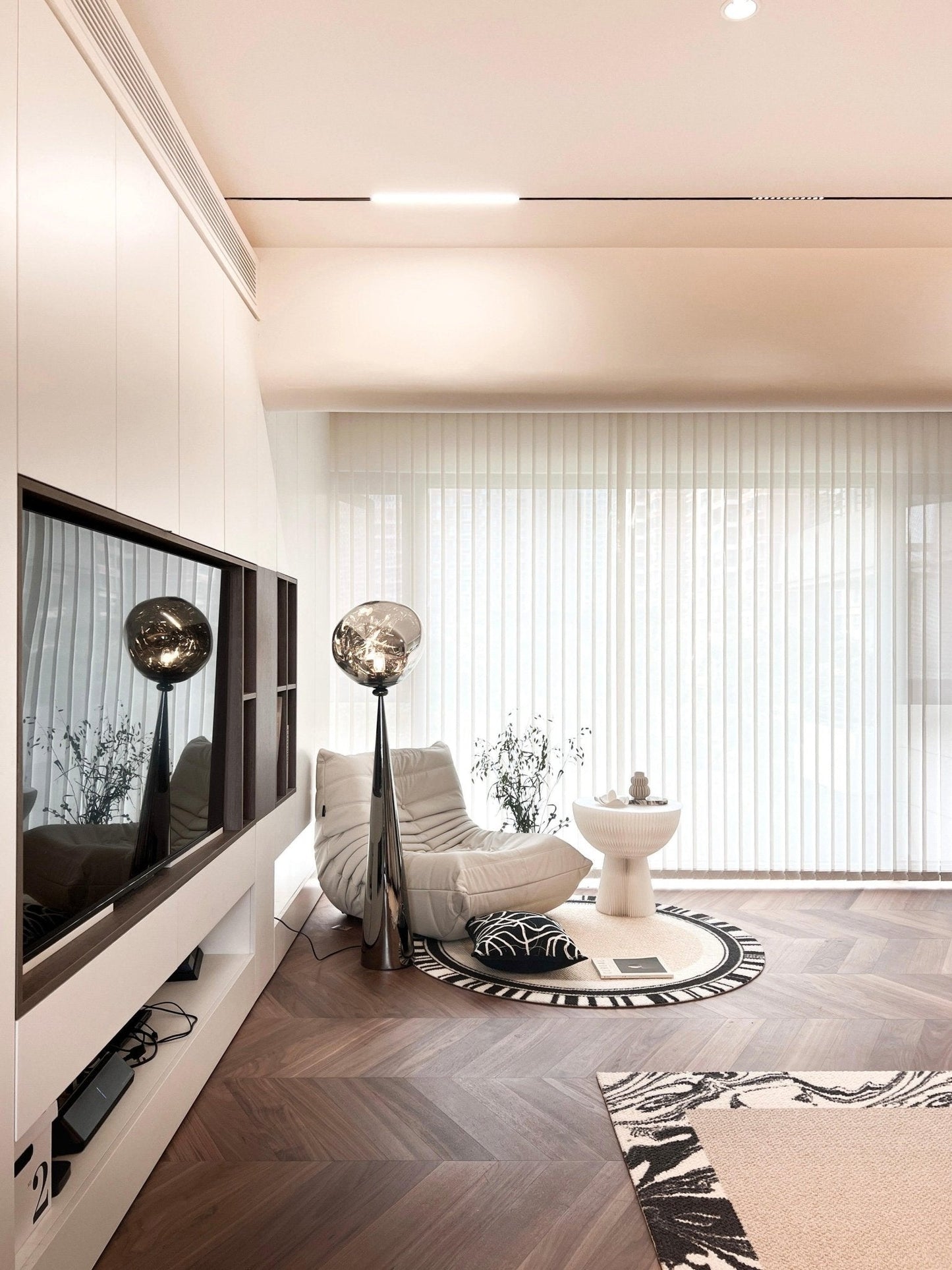 Cone Lava Floor Lamp - LED Indoor Lighting, Stylish Design