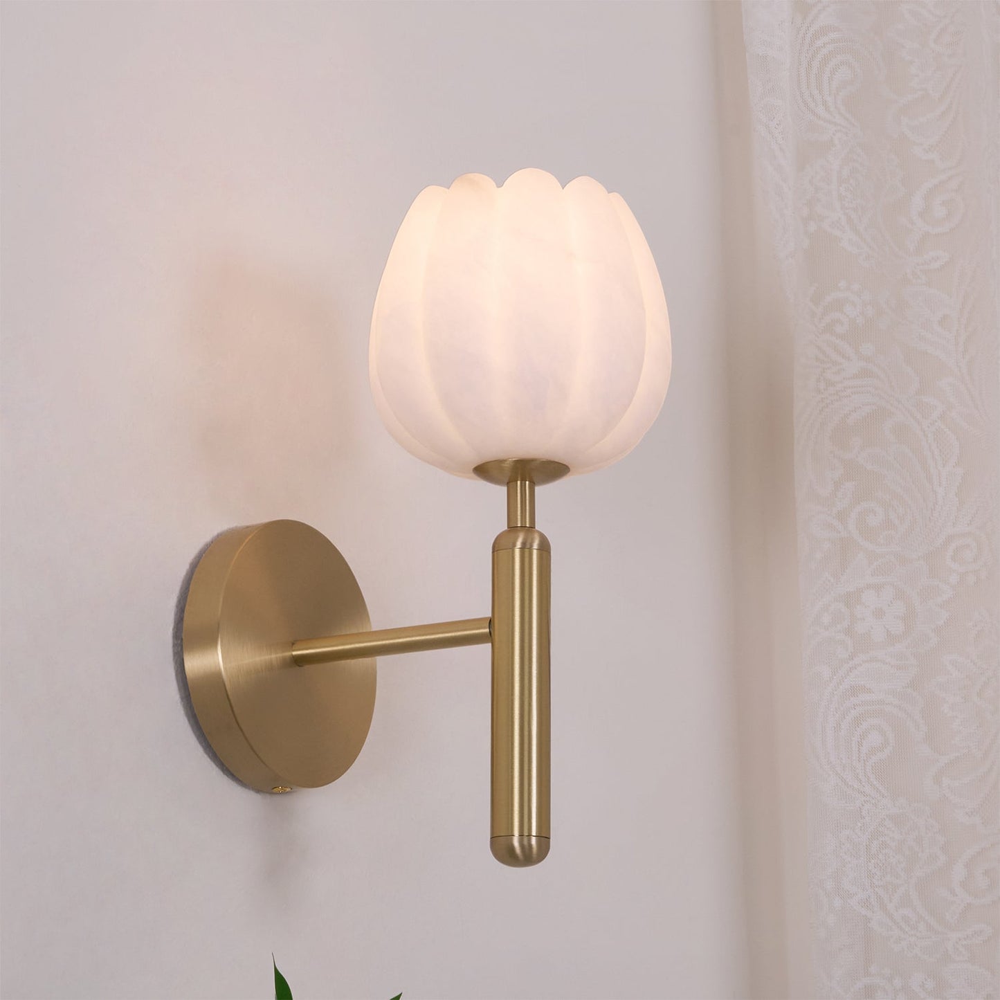 Mian Wall Lamp LED Sconce with Brass and Alabaster Design