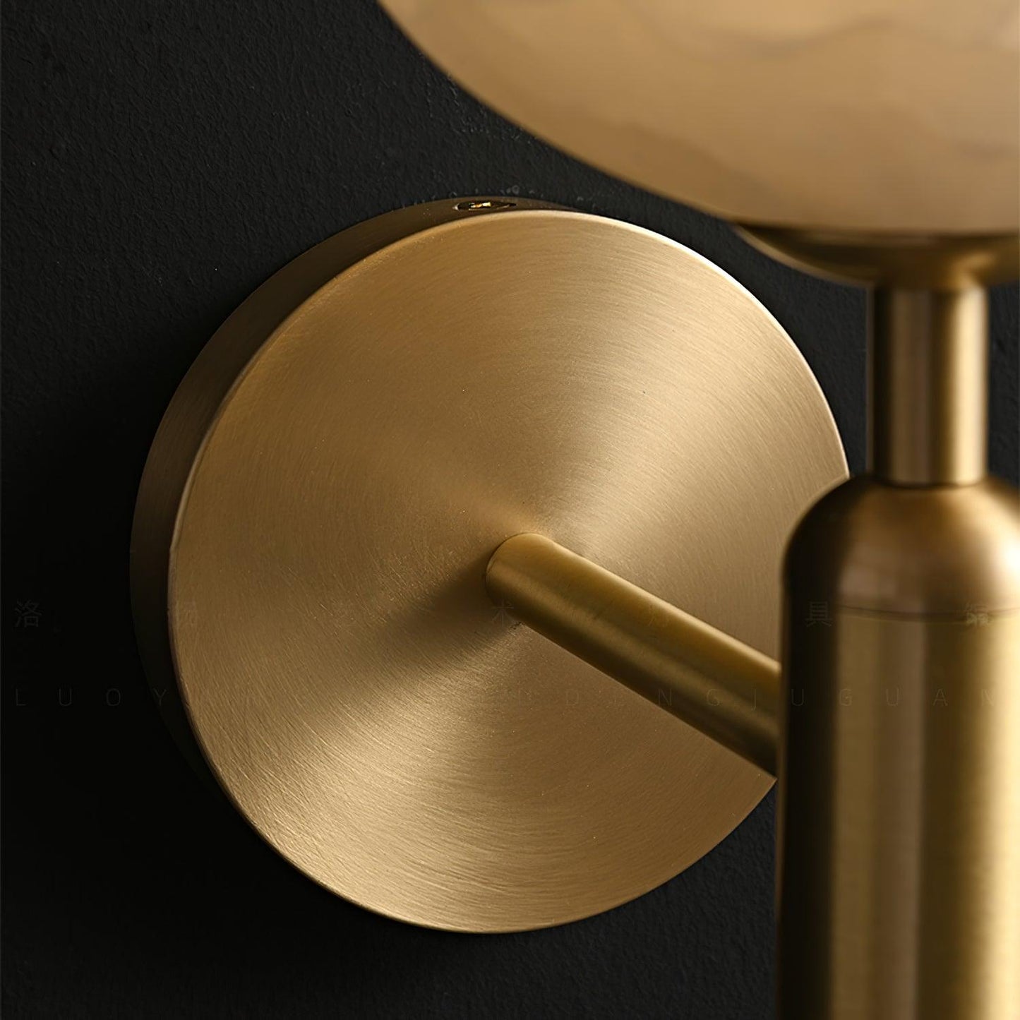 Mian Wall Lamp LED Sconce with Brass and Alabaster Design