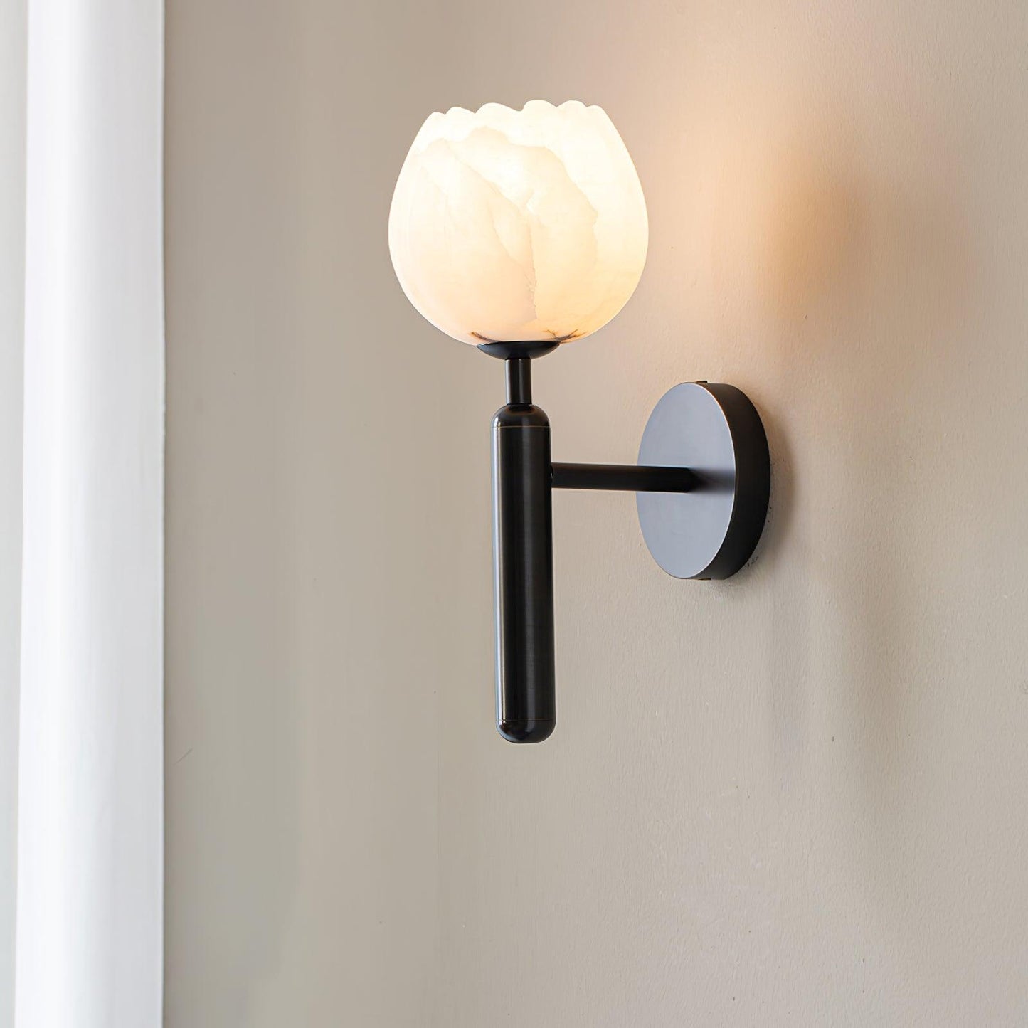 Mian Wall Lamp LED Sconce with Brass and Alabaster Design