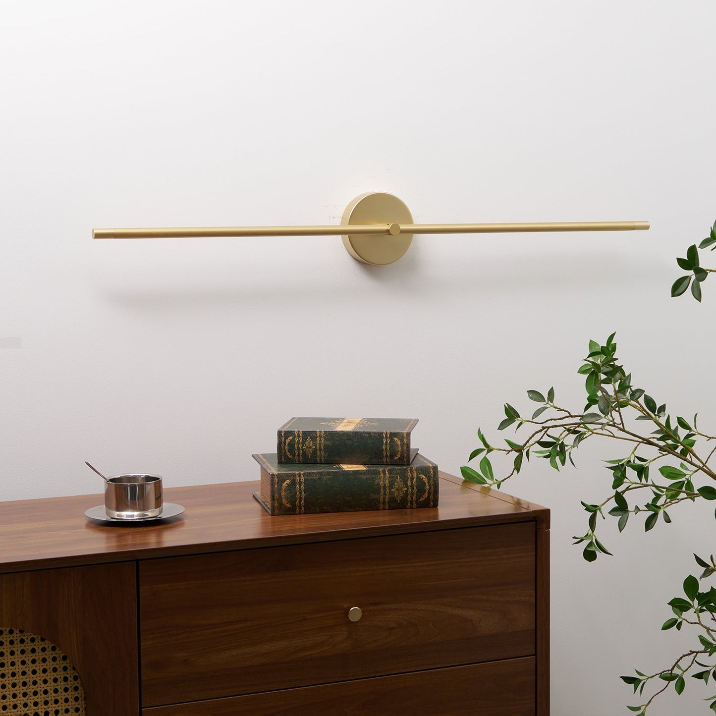 Minimalist Linear LED Plug-in Wall Lamp for Bathroom Lighting