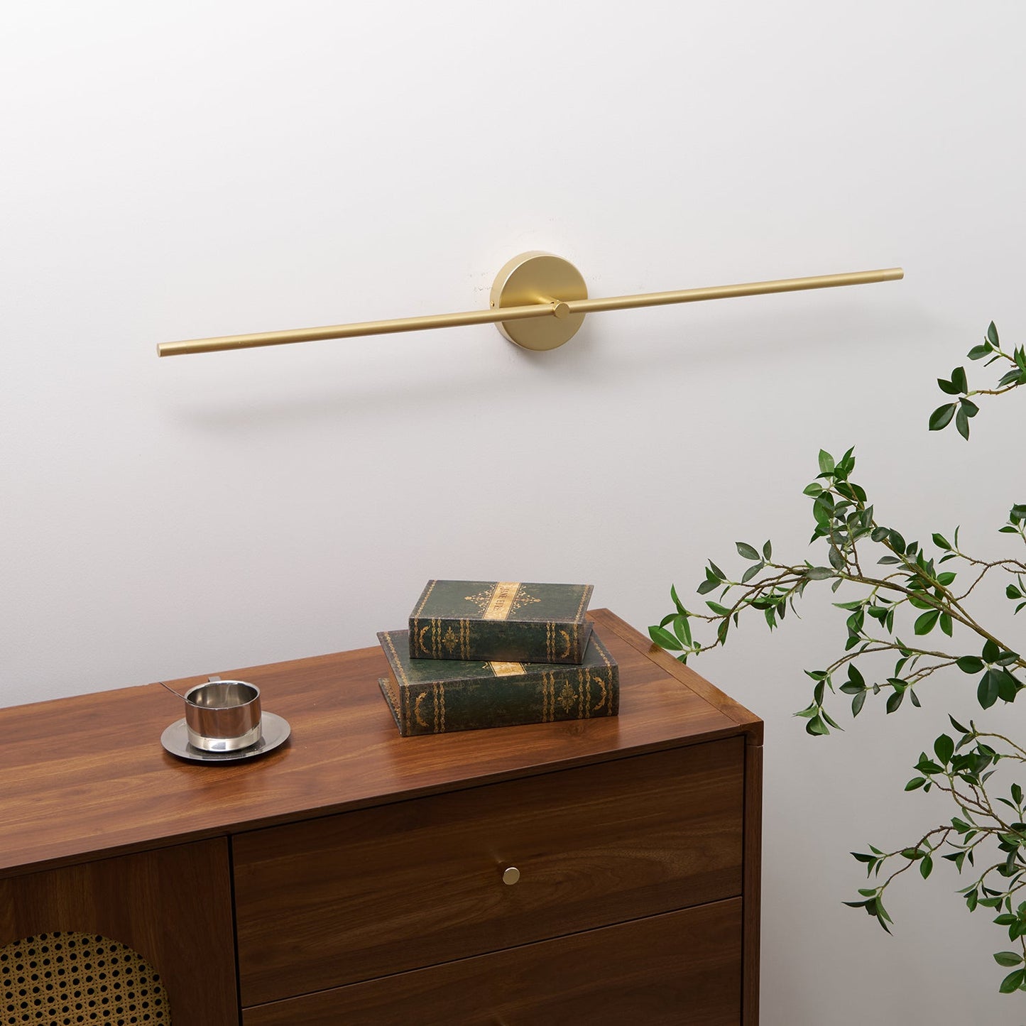 Minimalist Linear LED Plug-in Wall Lamp for Bathroom Lighting