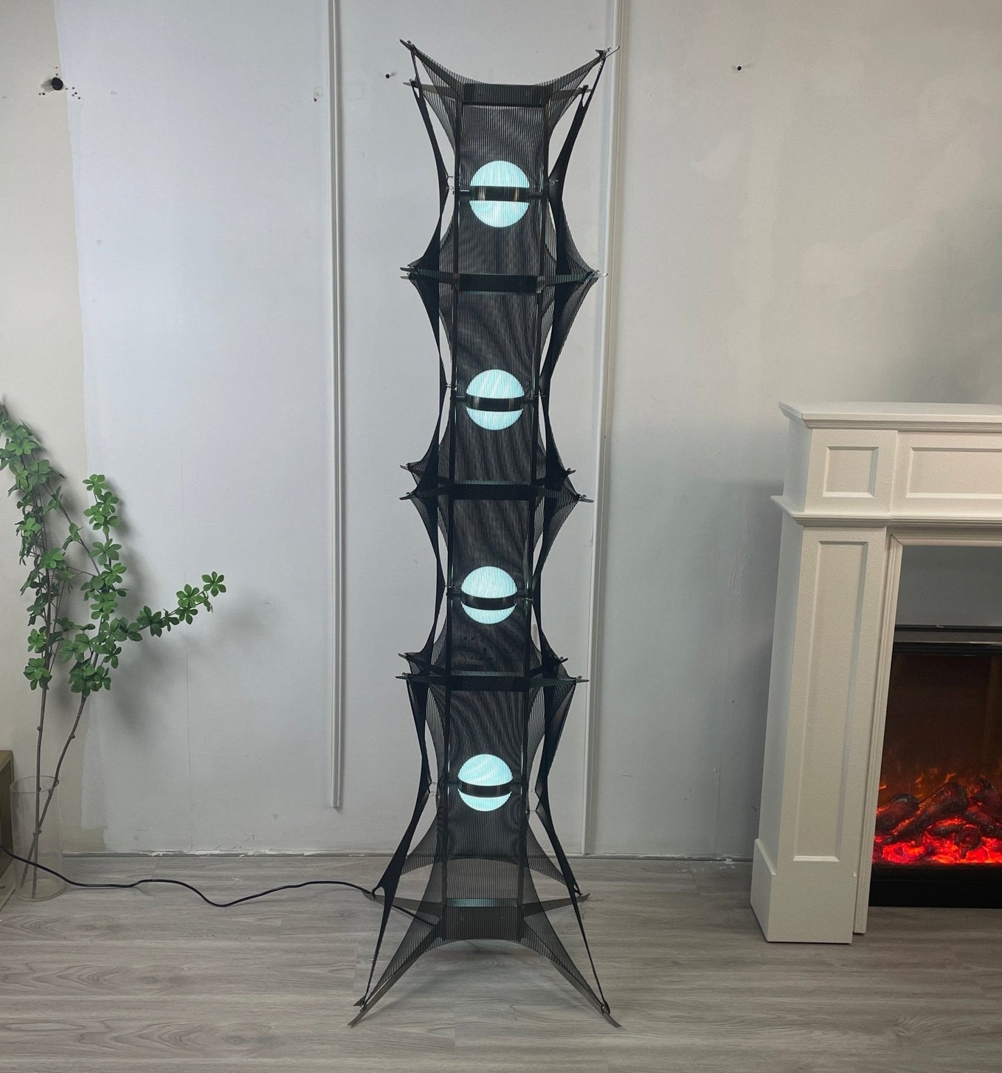 Noir Mesh Tower Floor Lamp - LED Indoor Lighting Fixture