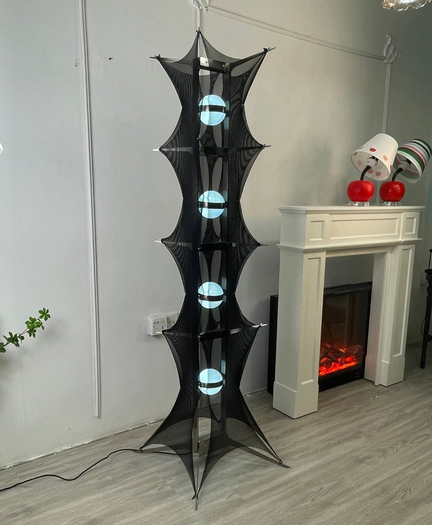Noir Mesh Tower Floor Lamp - LED Indoor Lighting Fixture
