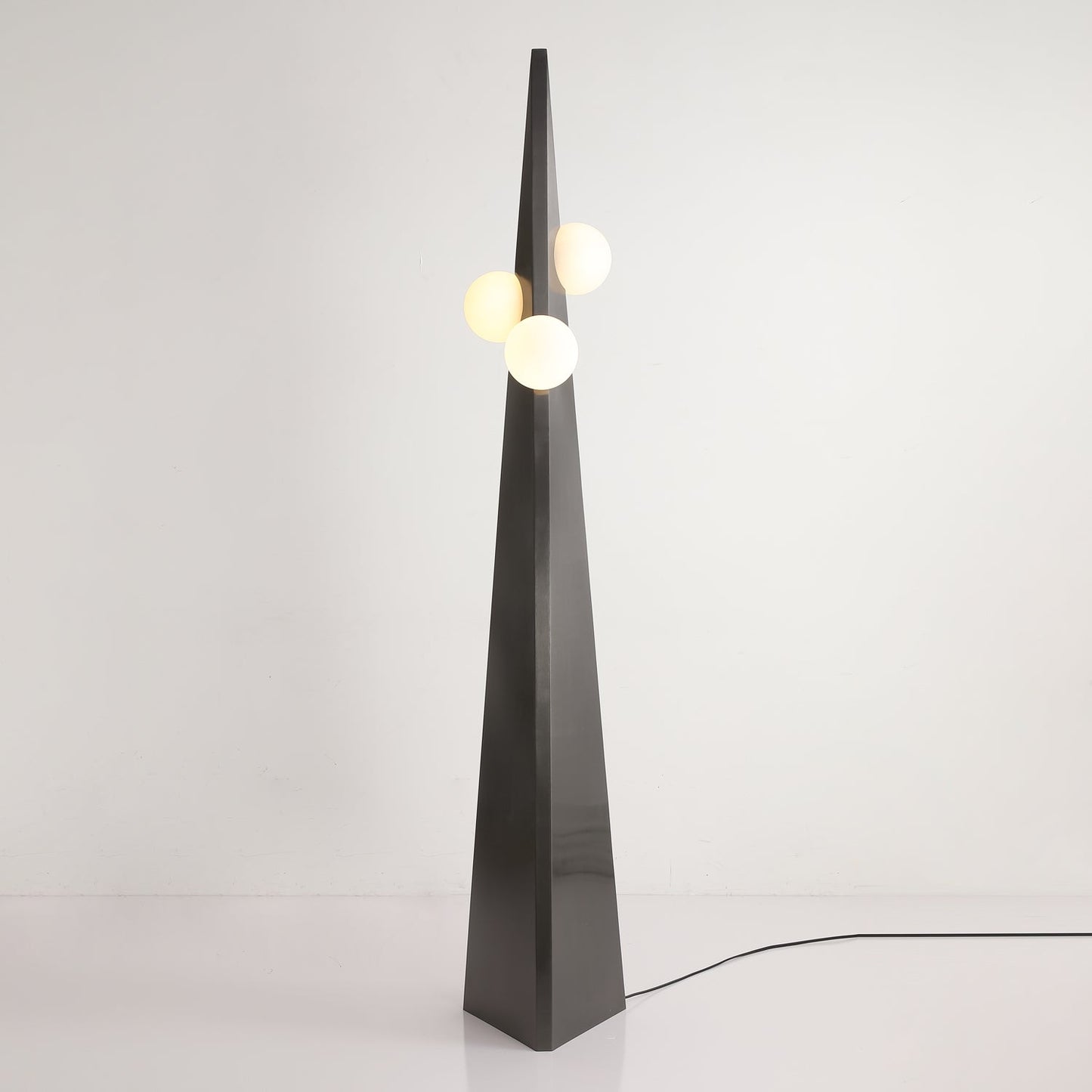 Noir Roy Floor Lamp - Modern LED Steel Design - Indoor Use