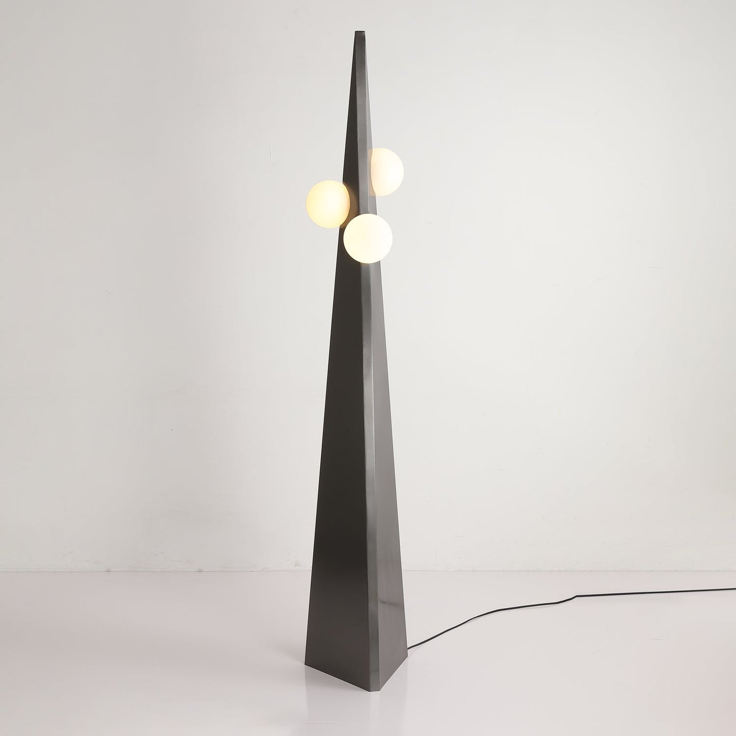 Noir Roy Floor Lamp - Modern LED Steel Design - Indoor Use