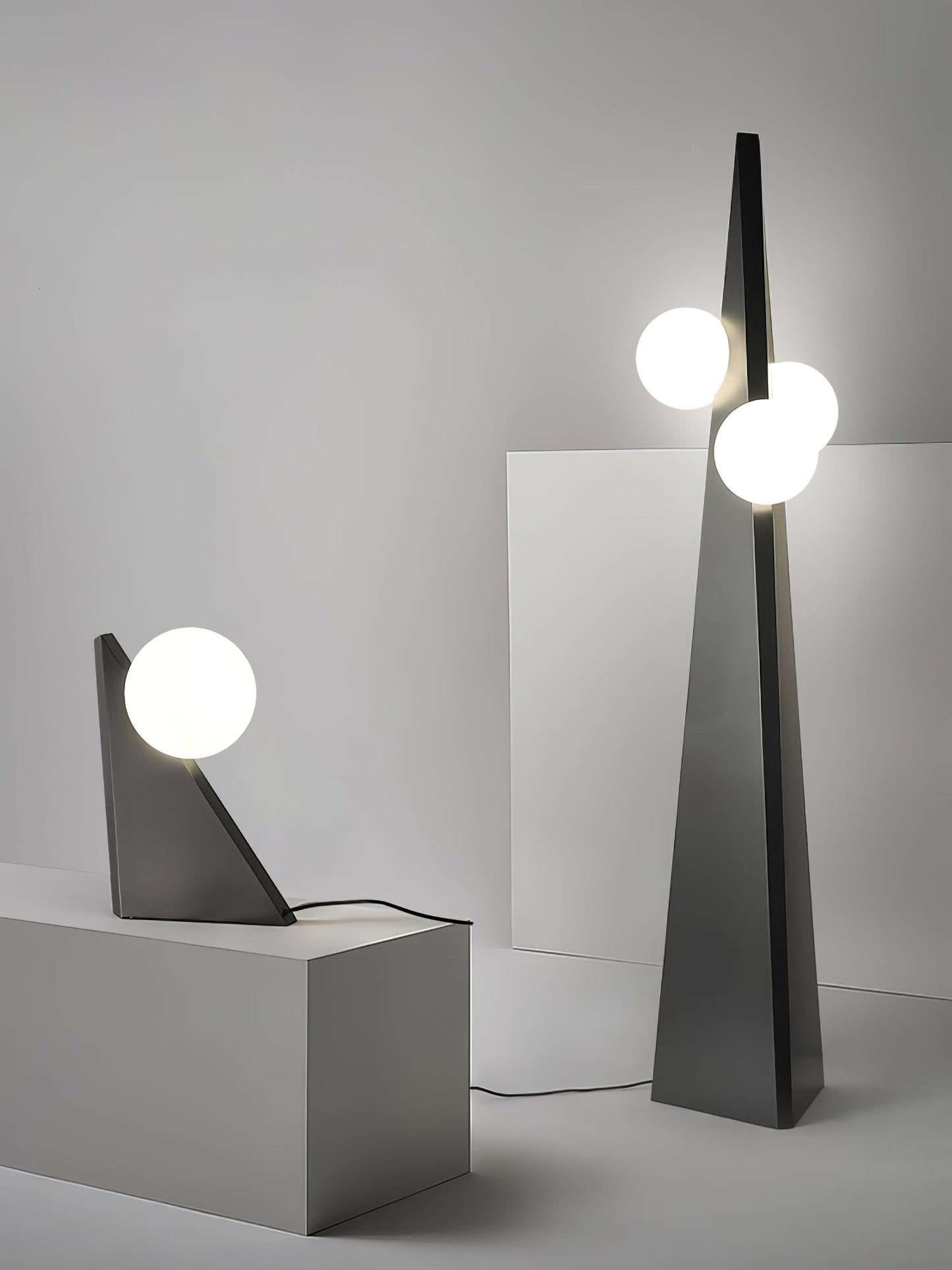 Noir Roy Floor Lamp - Modern LED Steel Design - Indoor Use