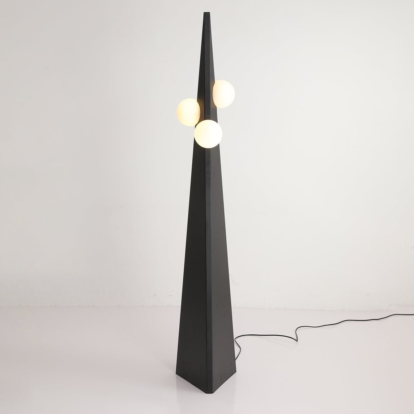 Noir Roy Floor Lamp - Modern LED Steel Design - Indoor Use