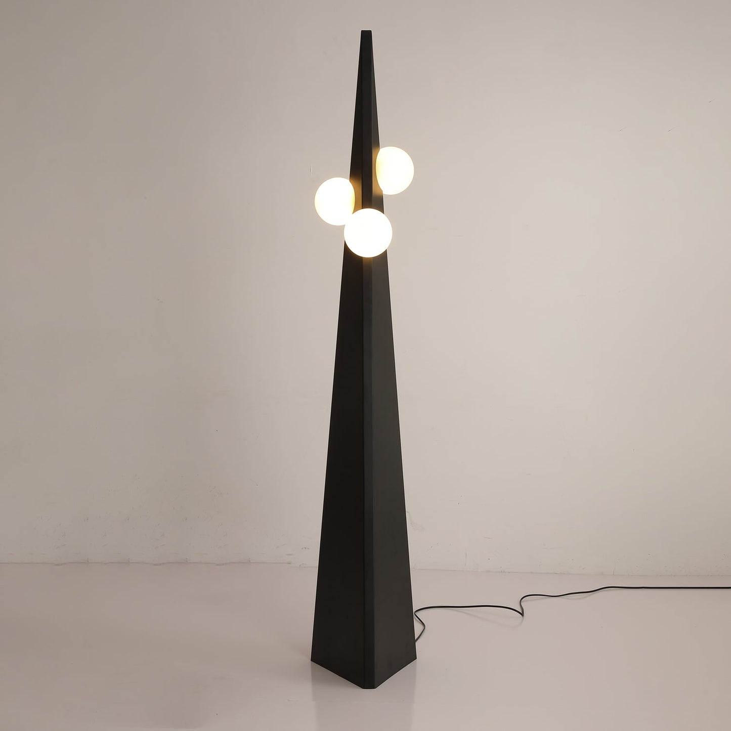 Noir Roy Floor Lamp - Modern LED Steel Design - Indoor Use