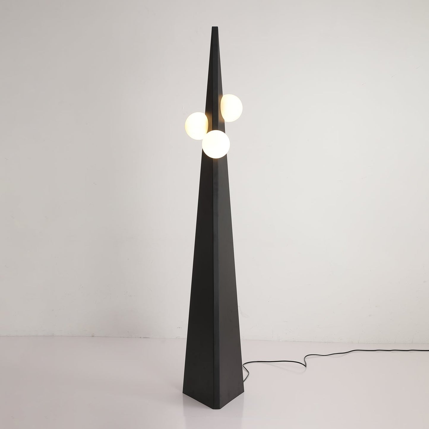 Noir Roy Floor Lamp - Modern LED Steel Design - Indoor Use