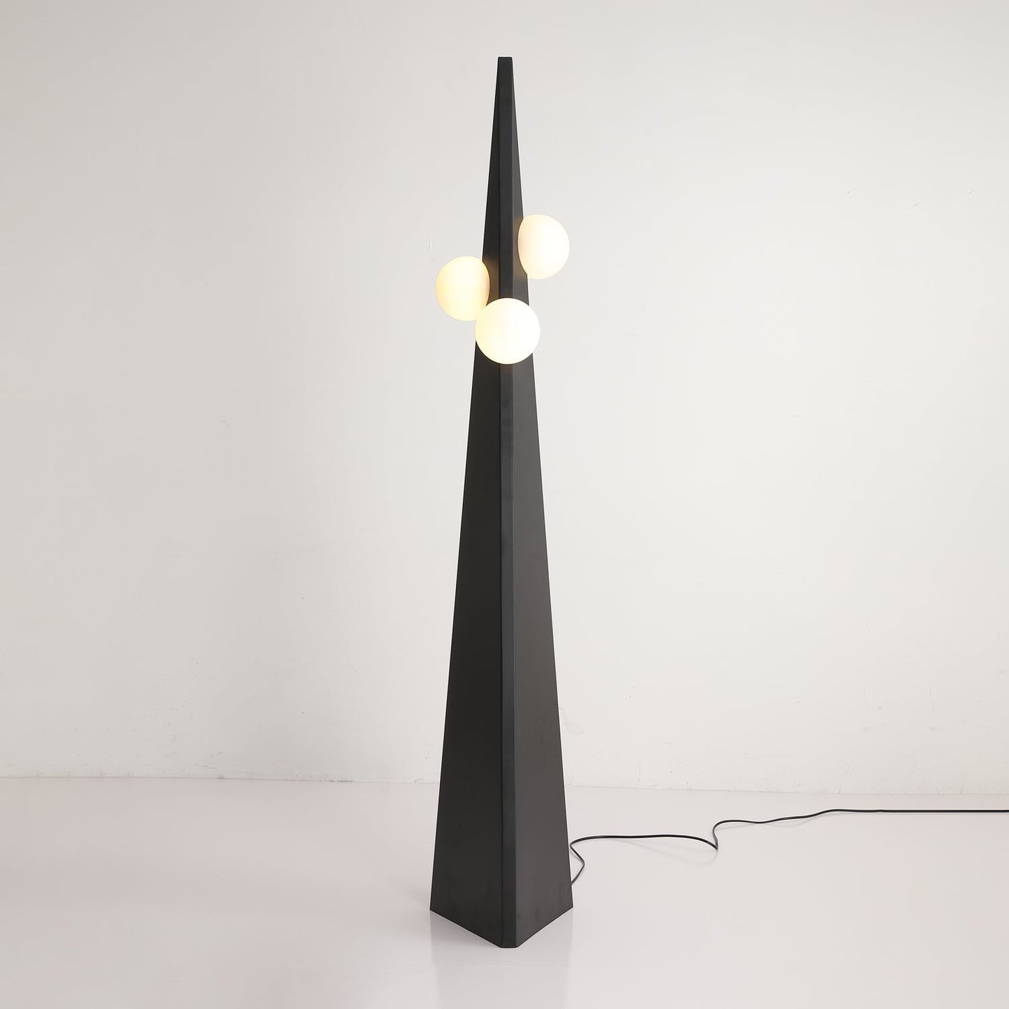 Noir Roy Floor Lamp - Modern LED Steel Design - Indoor Use