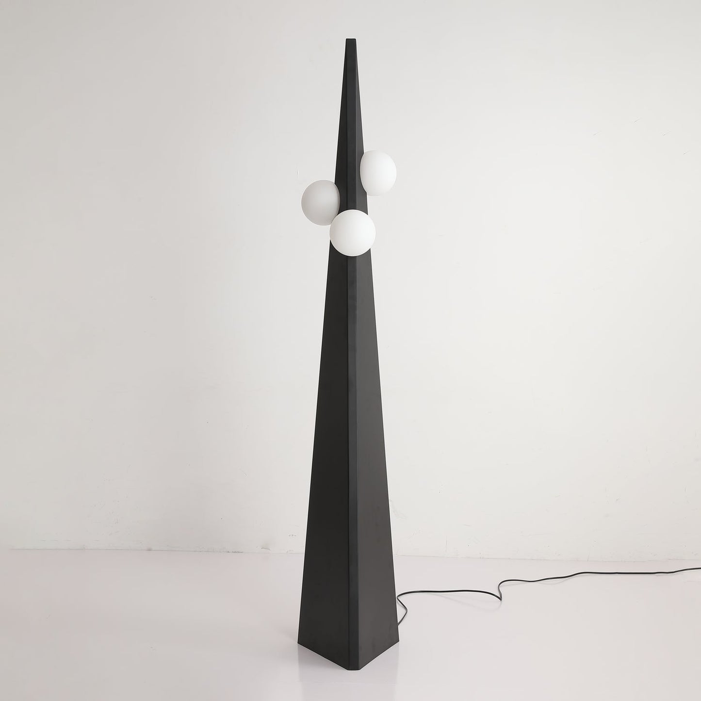 Noir Roy Floor Lamp - Modern LED Steel Design - Indoor Use