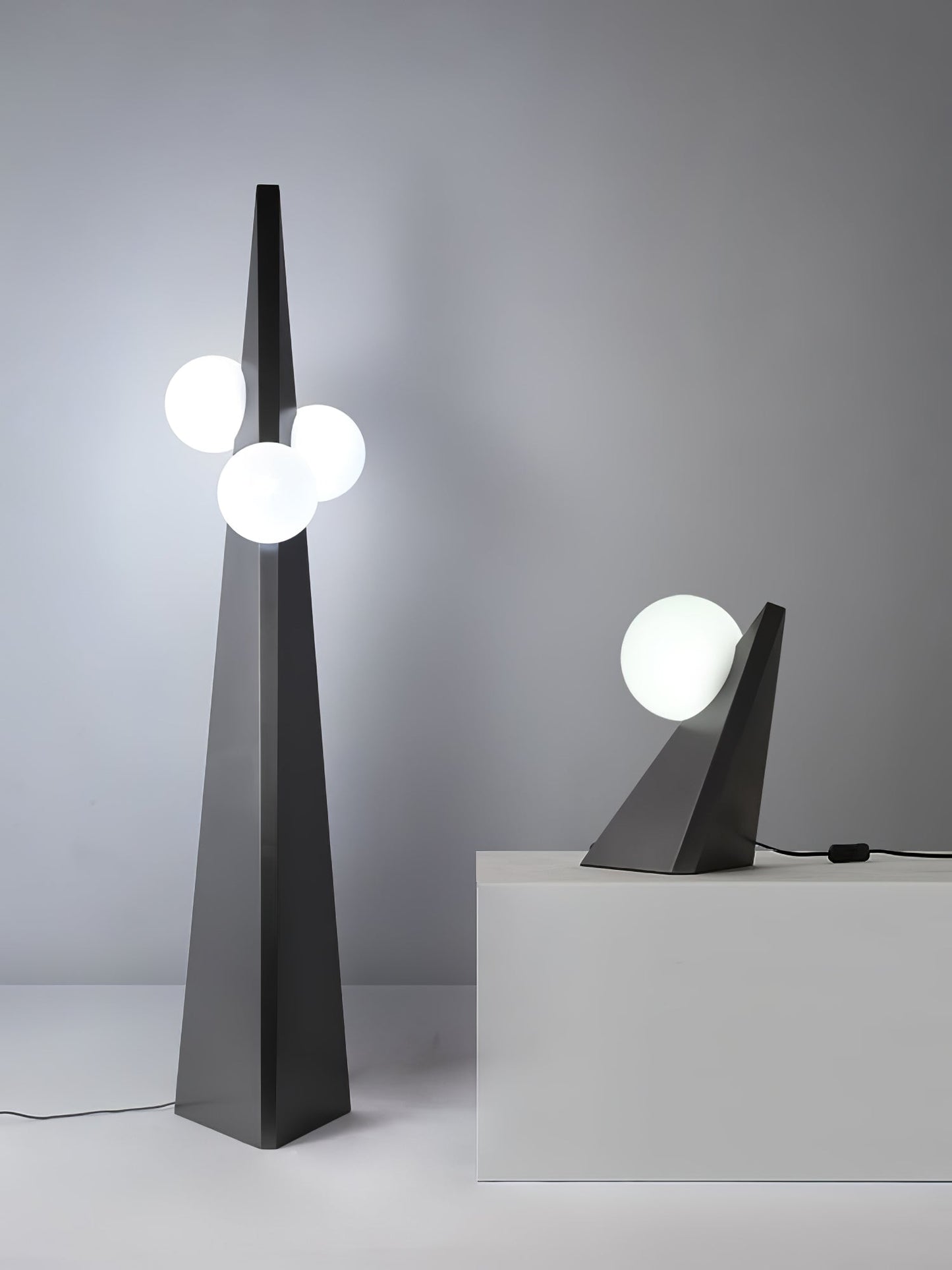 Noir Roy Floor Lamp - Modern LED Steel Design - Indoor Use