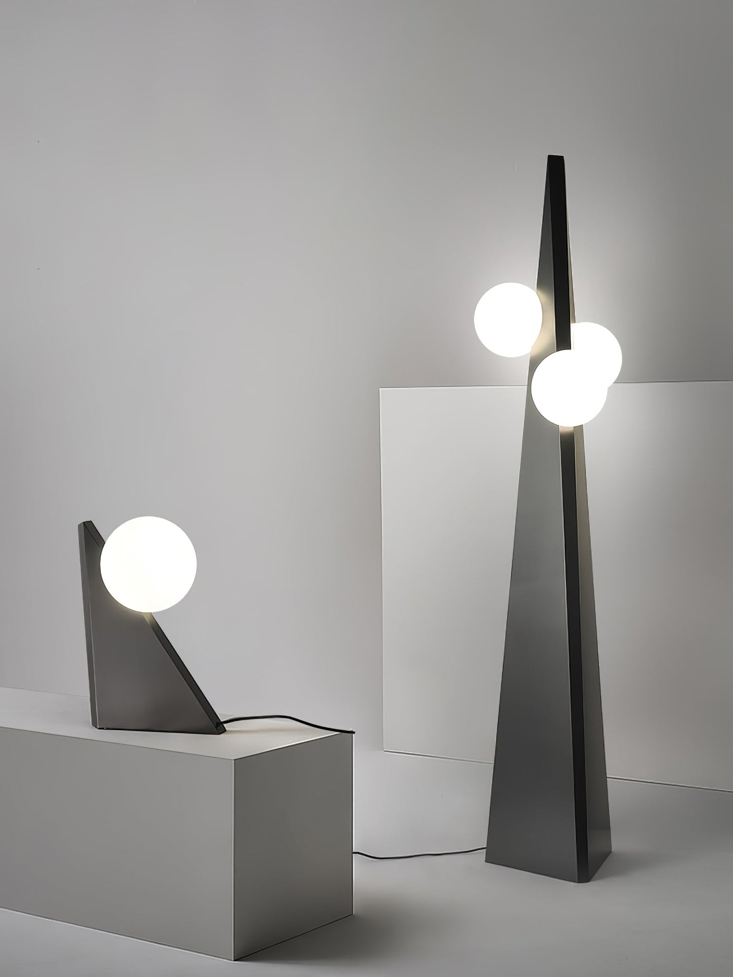 Noir Roy Floor Lamp - Modern LED Steel Design - Indoor Use
