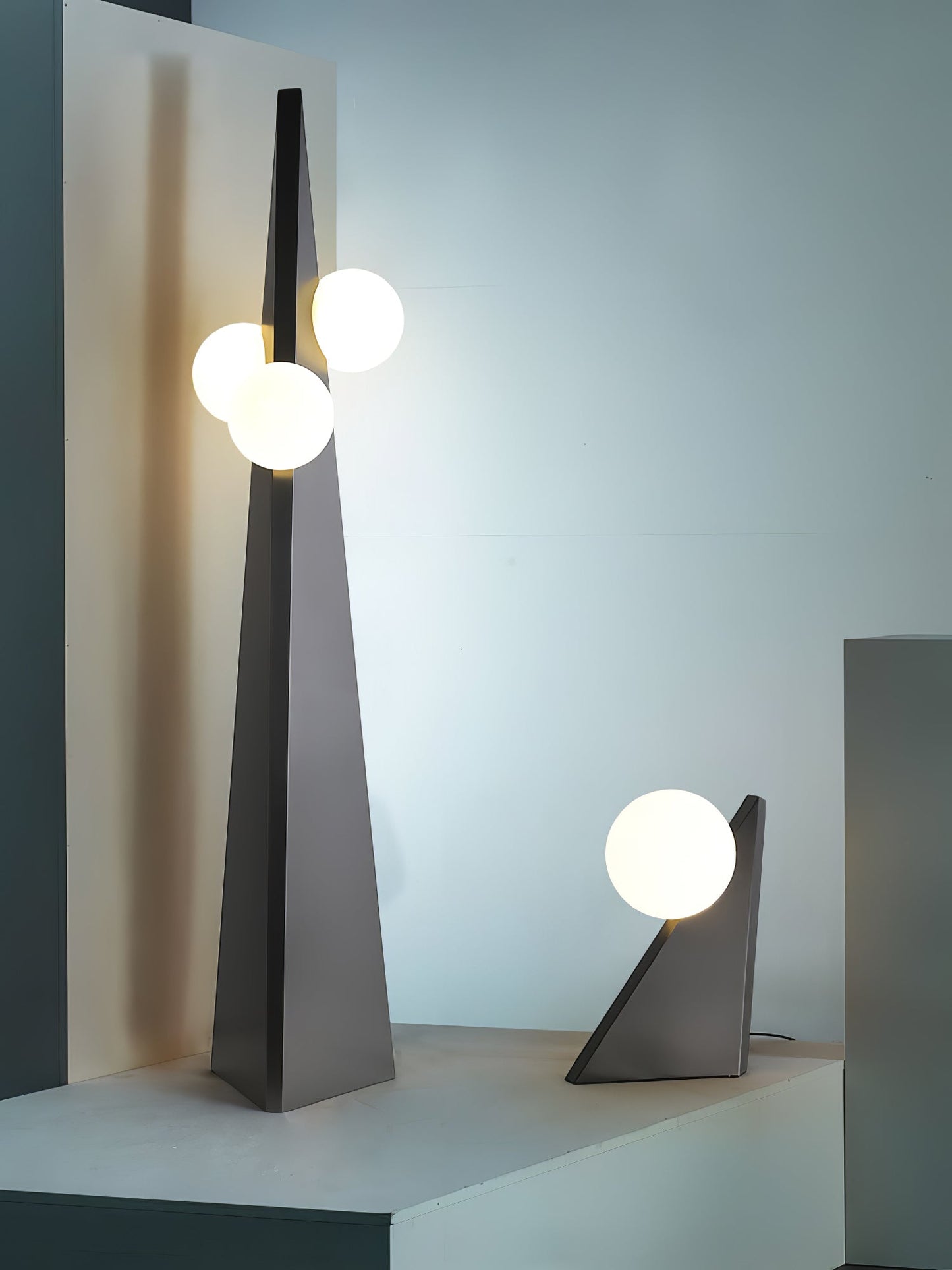 Noir Roy Floor Lamp - Modern LED Steel Design - Indoor Use