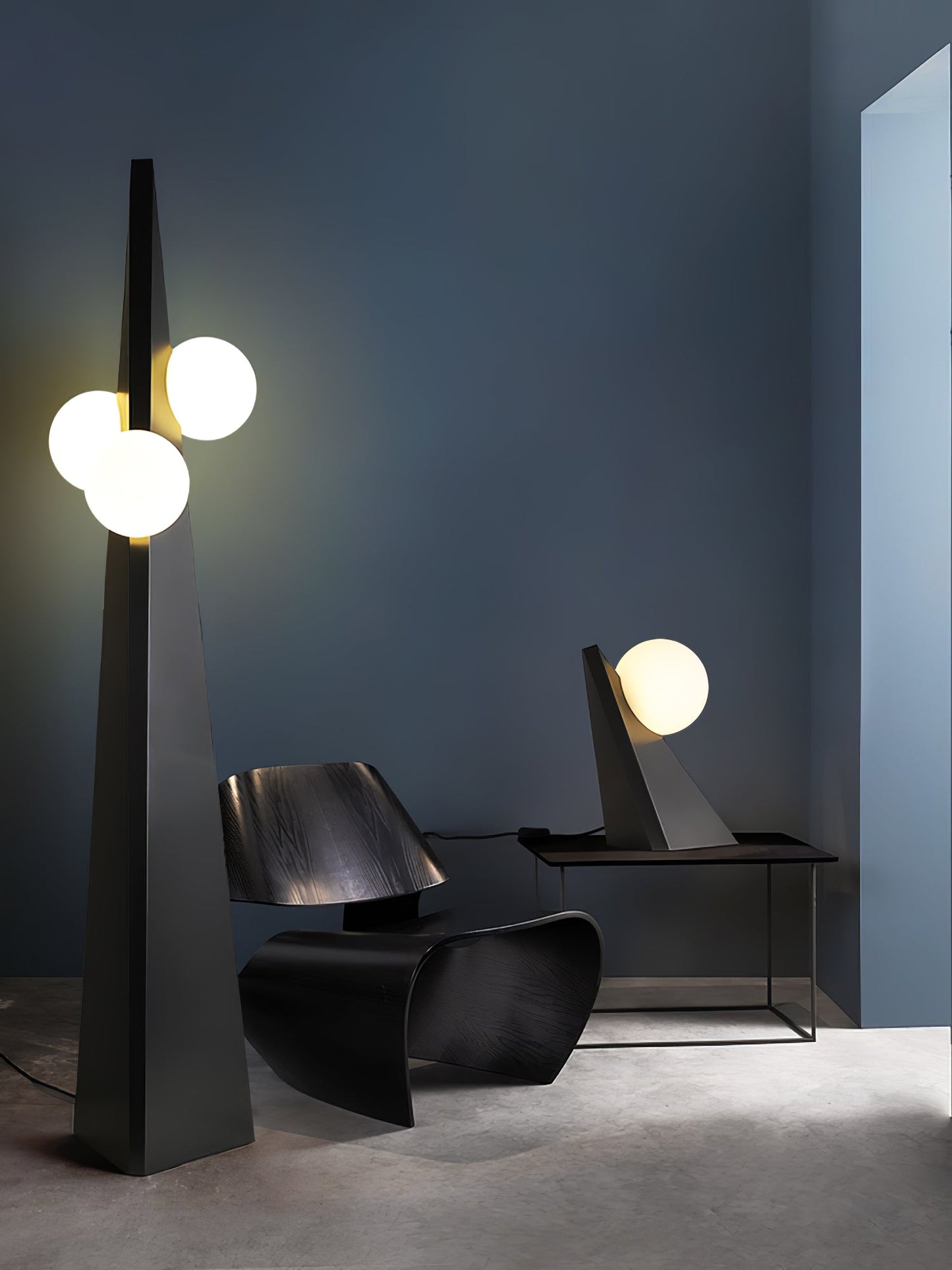 Noir Roy Floor Lamp - Modern LED Steel Design - Indoor Use