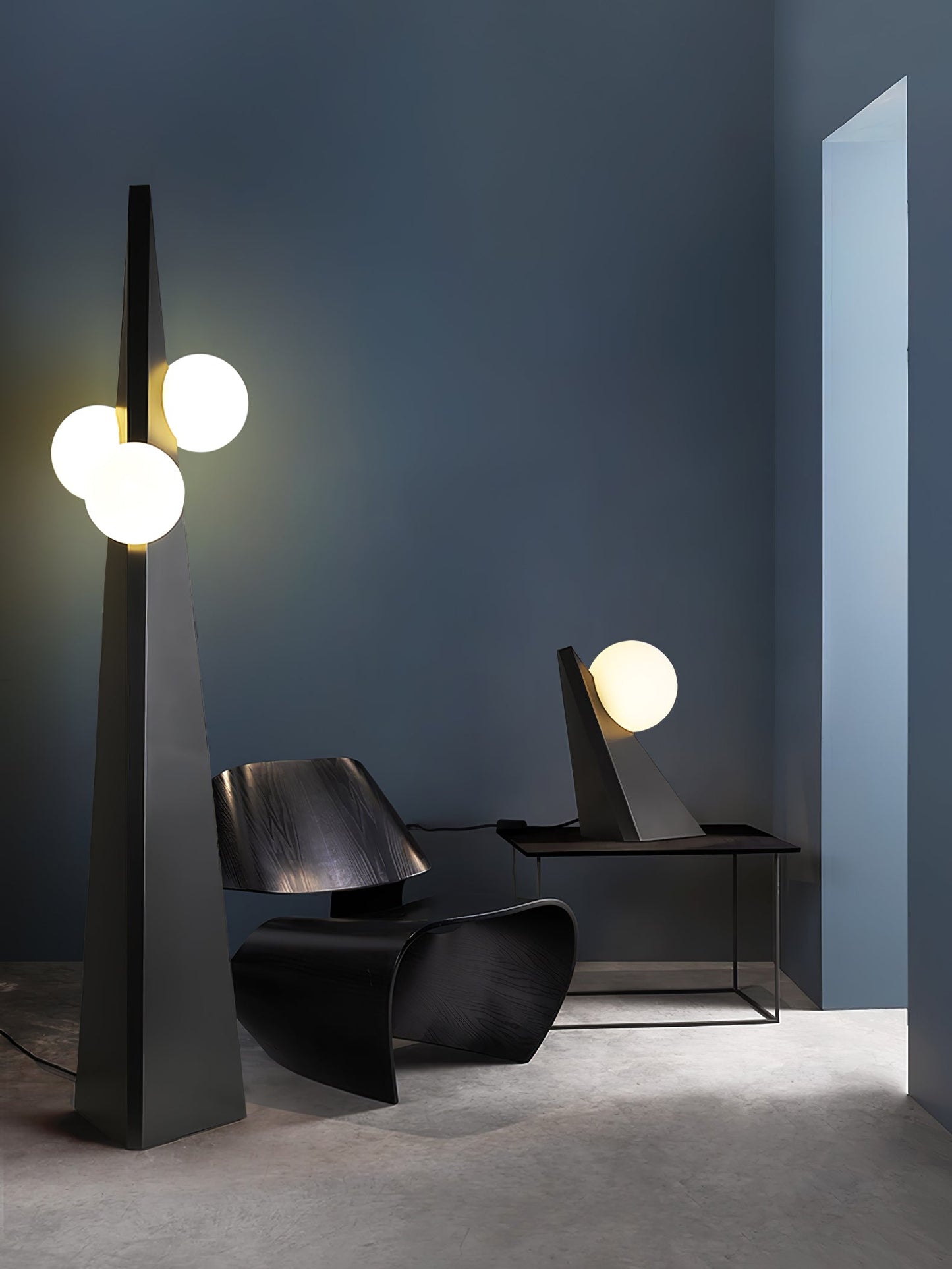 Noir Roy Floor Lamp - Modern LED Steel Design - Indoor Use