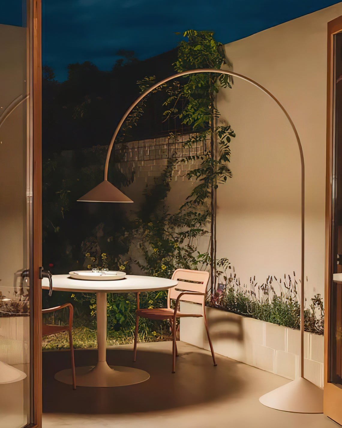 Arc Out Floor Lamp with LED Light - Modern Indoor Lighting