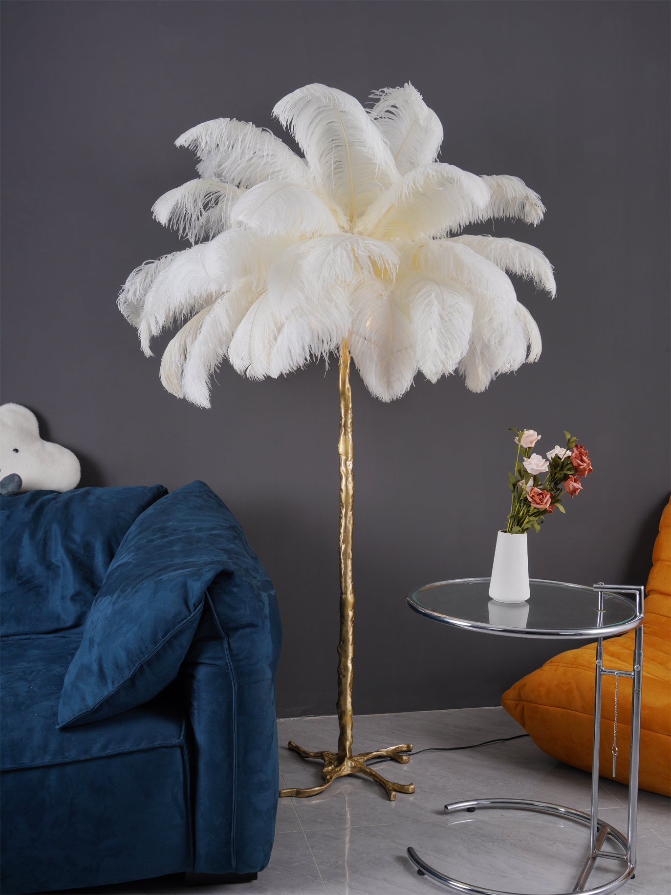 Ostrich Feather Brass Floor Lamp - Luxury Indoor Lighting