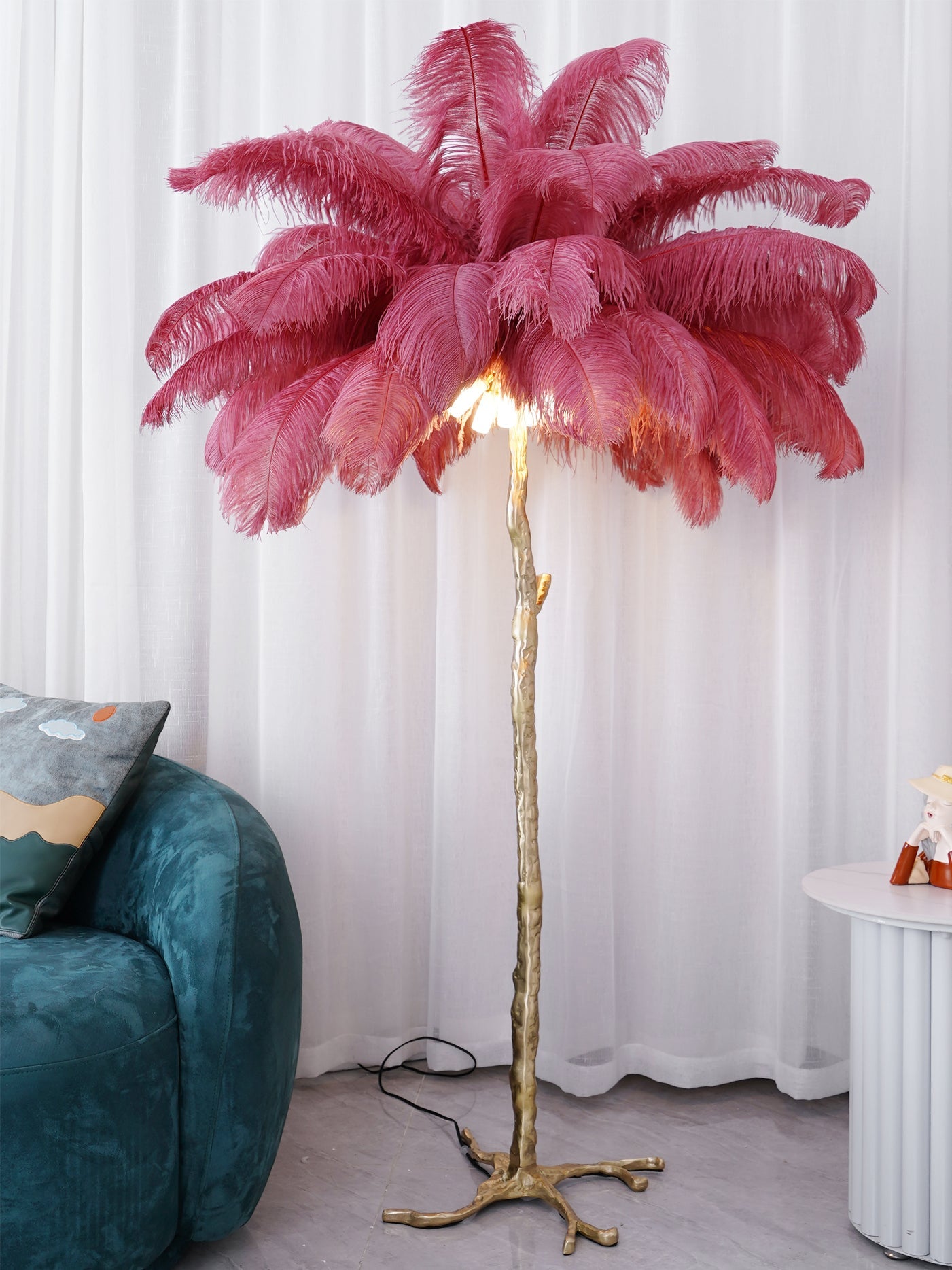 Ostrich Feather Brass Floor Lamp - Luxury Indoor Lighting
