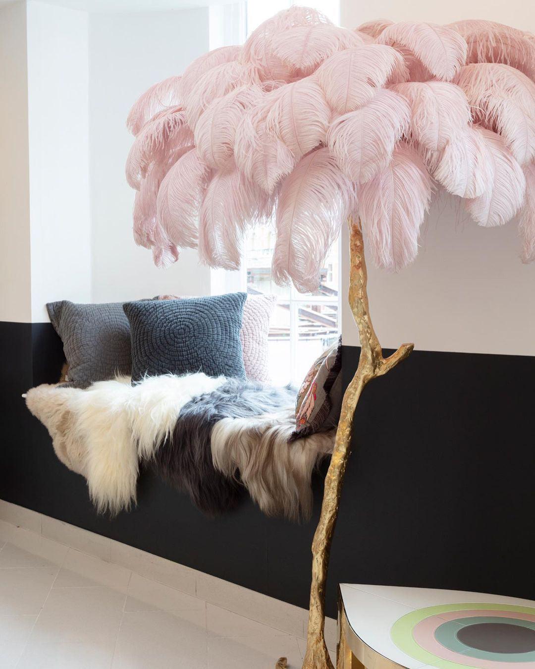 Ostrich Feather Brass Floor Lamp - Luxury Indoor Lighting