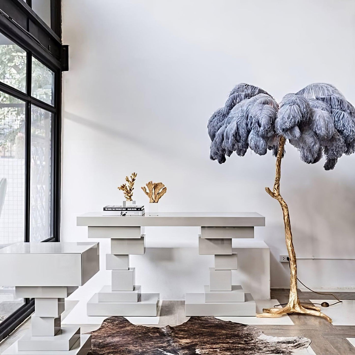 Ostrich Feather Brass Floor Lamp - Luxury Indoor Lighting