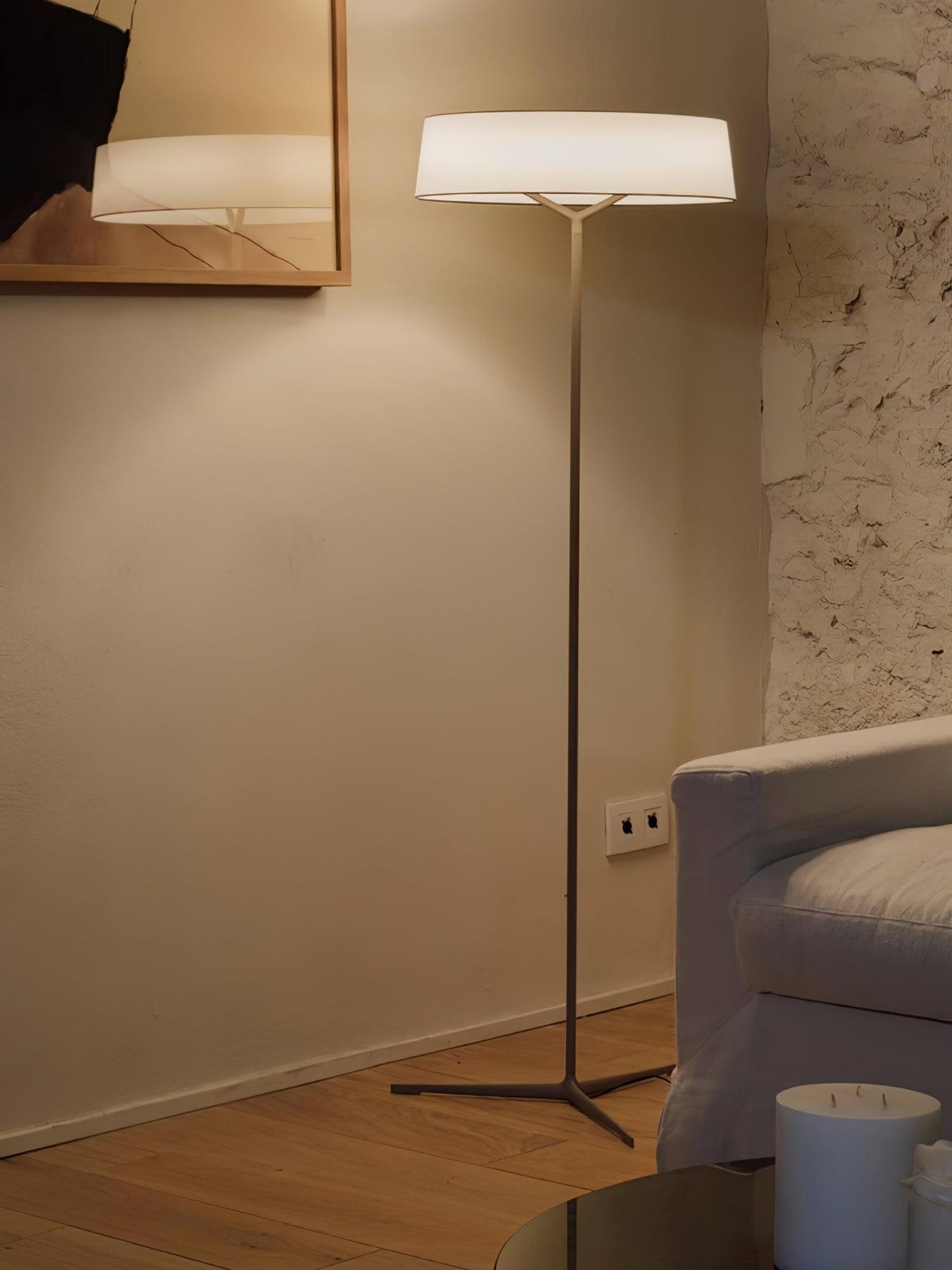 Dama Floor Lamp with LED Light, Indoor Aluminium Design